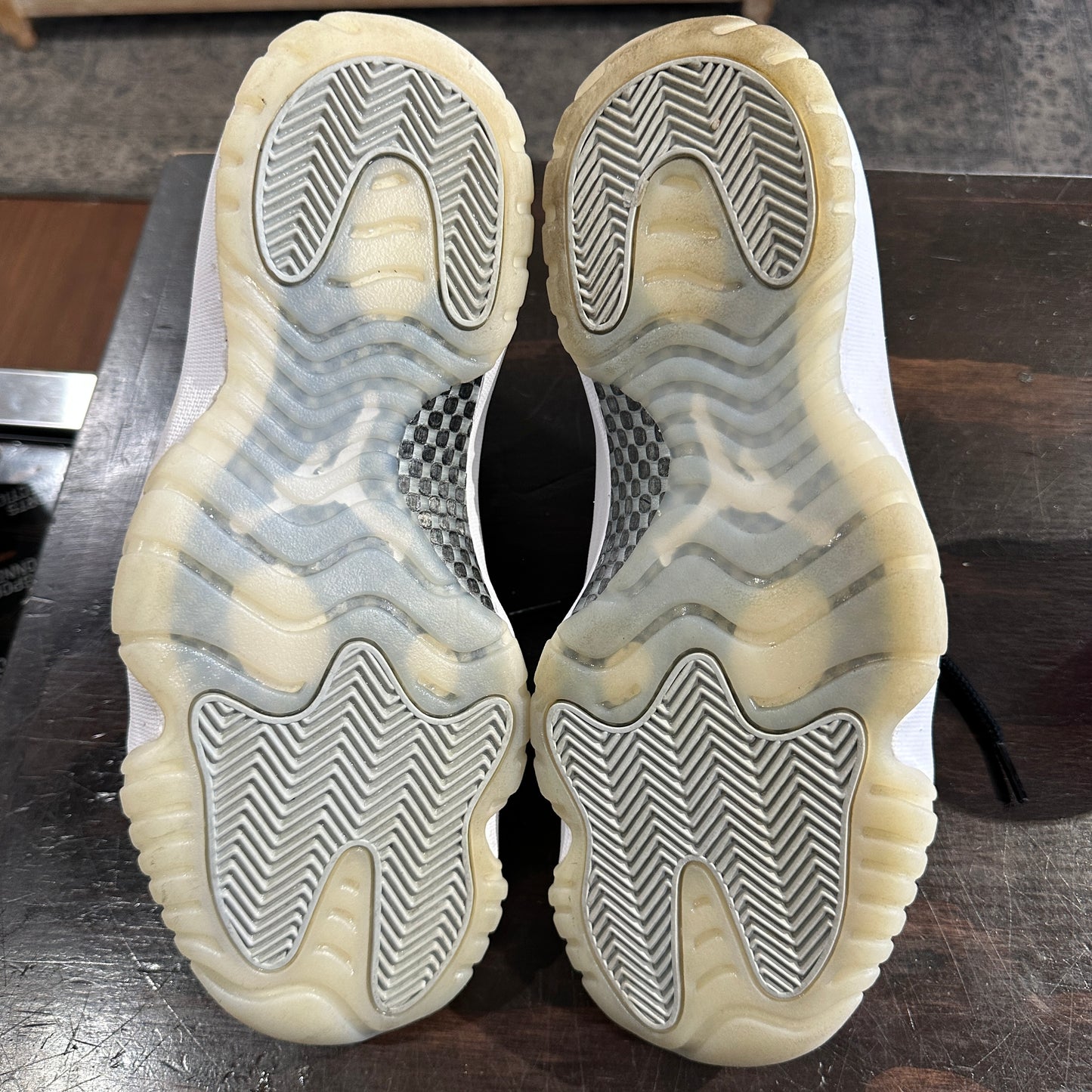 *USED* Jordan 11 Jubilee (size 9)