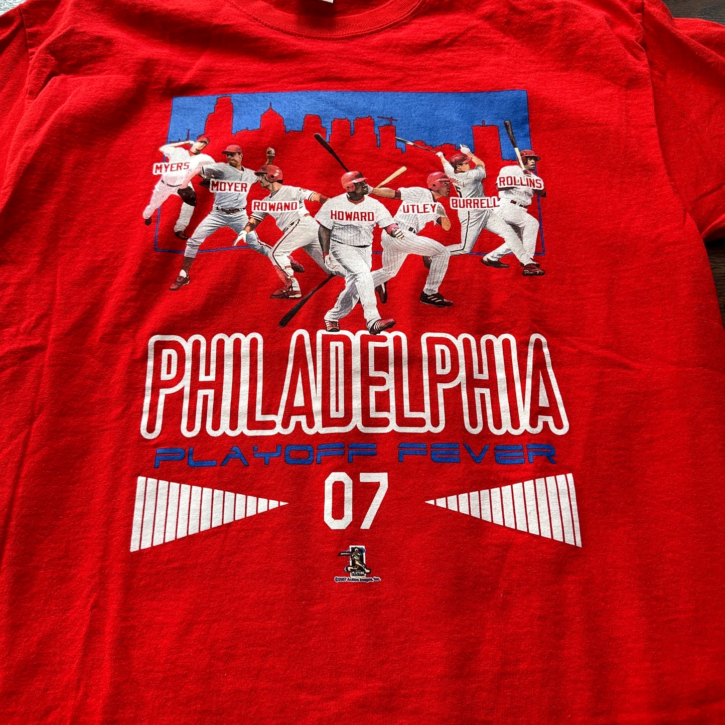 *VINTAGE* Phillies 2007 Playoff Fever Tee