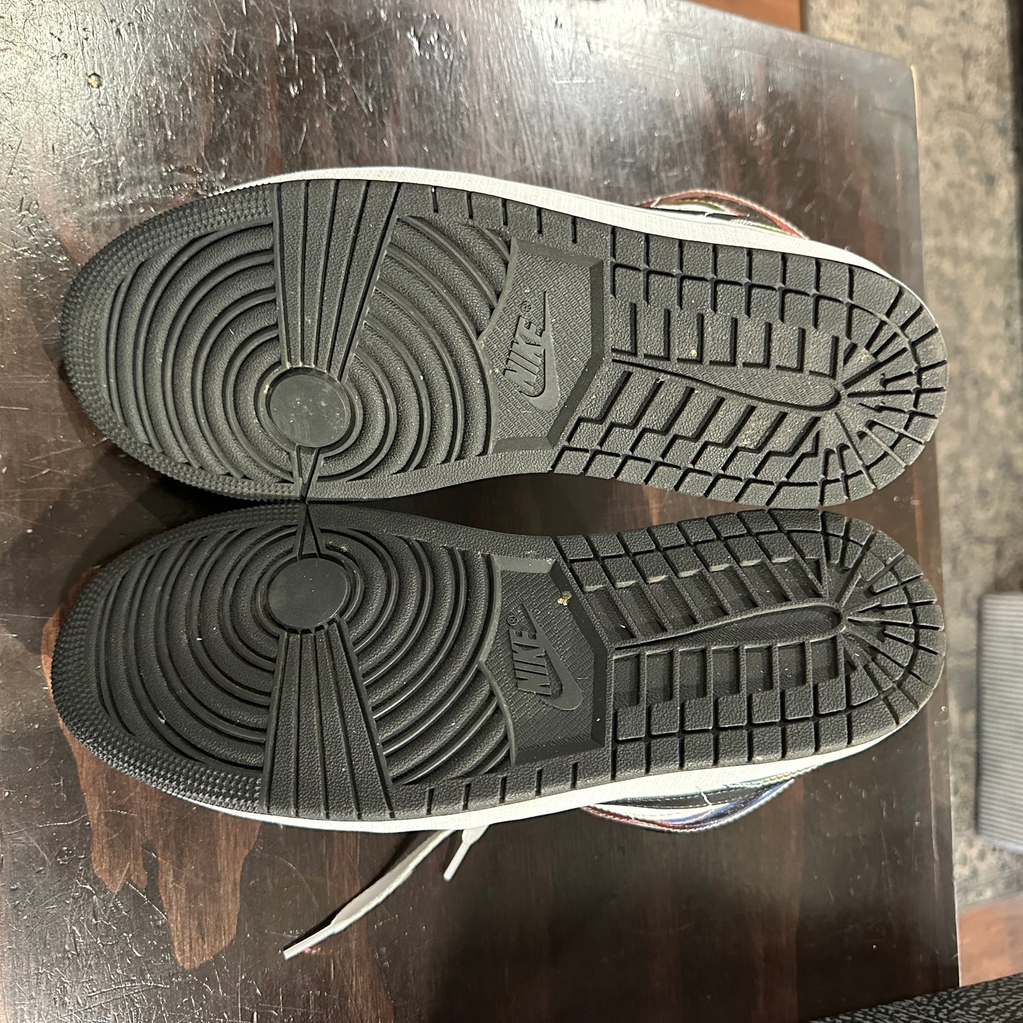 *USED* Air Jordan 1 Mid Heat Reactive (SIZE 9)