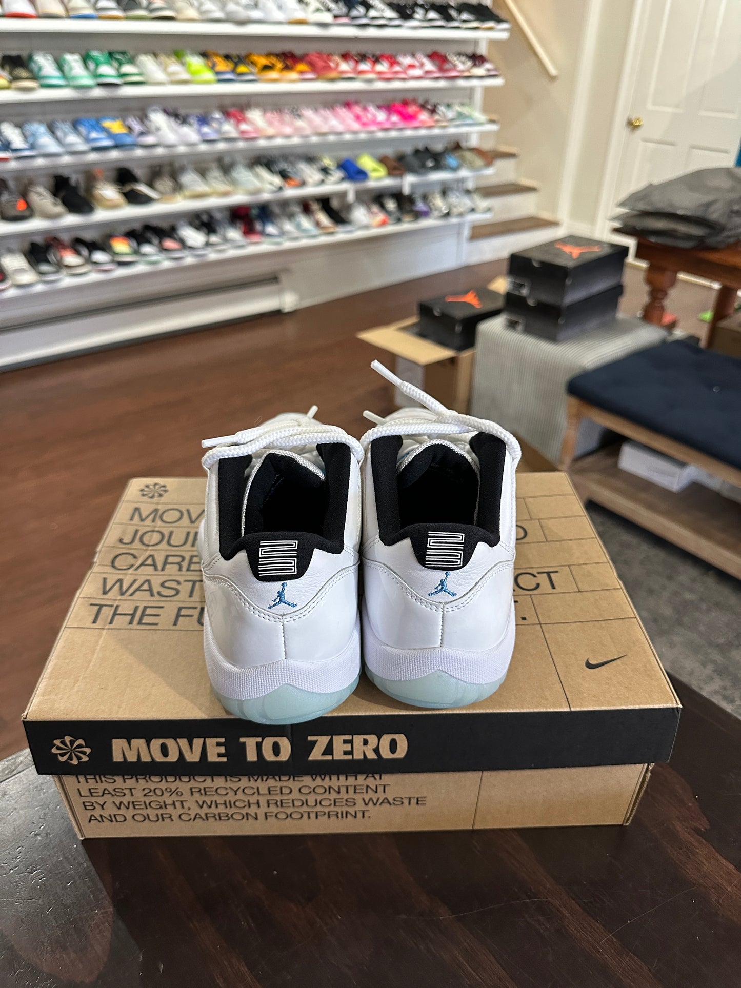 *USED* Nike Air Jordan 11 Low Legend Blue (SIZE 7)