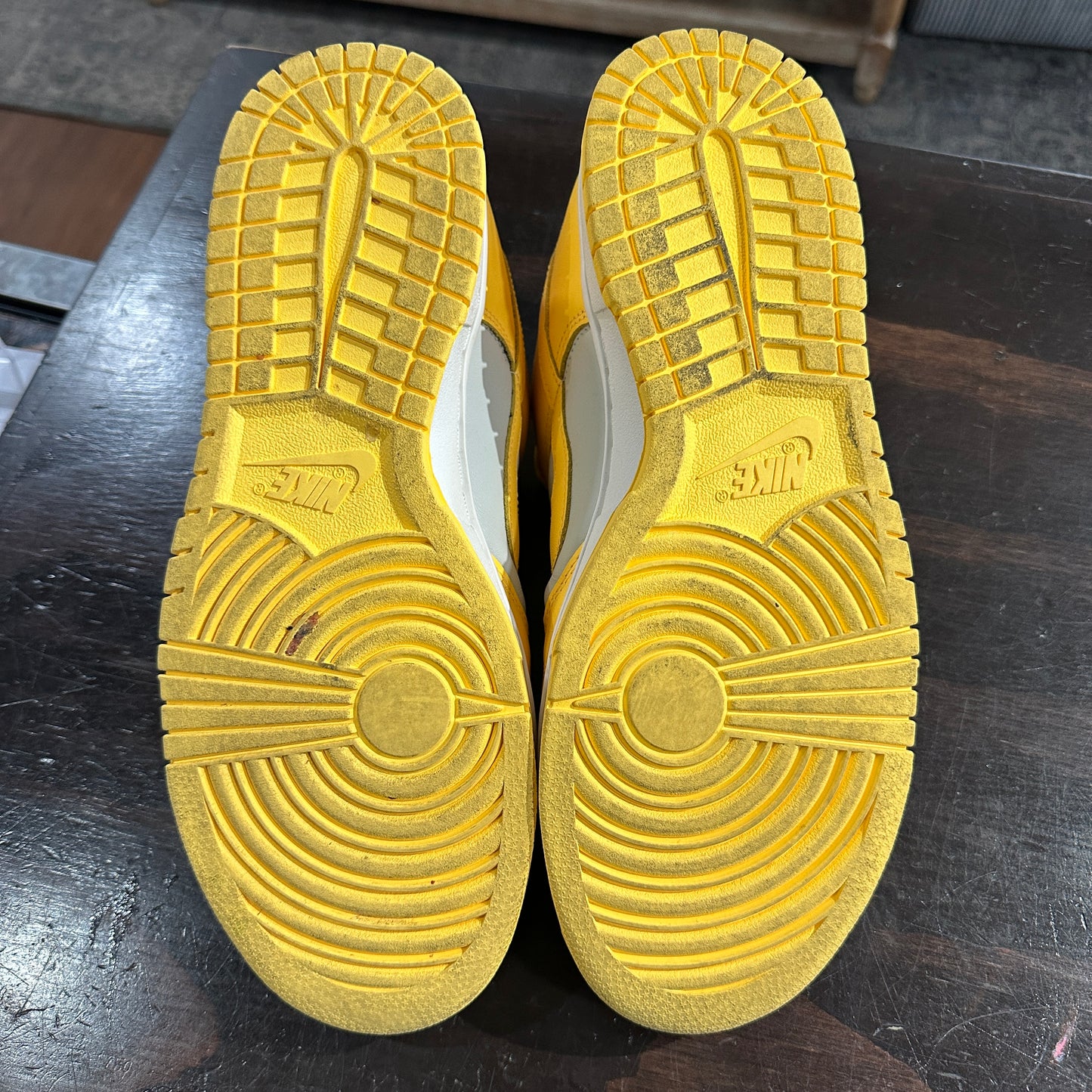 *USED* Nike Dunk low Citron Pulse (Size 8.5)