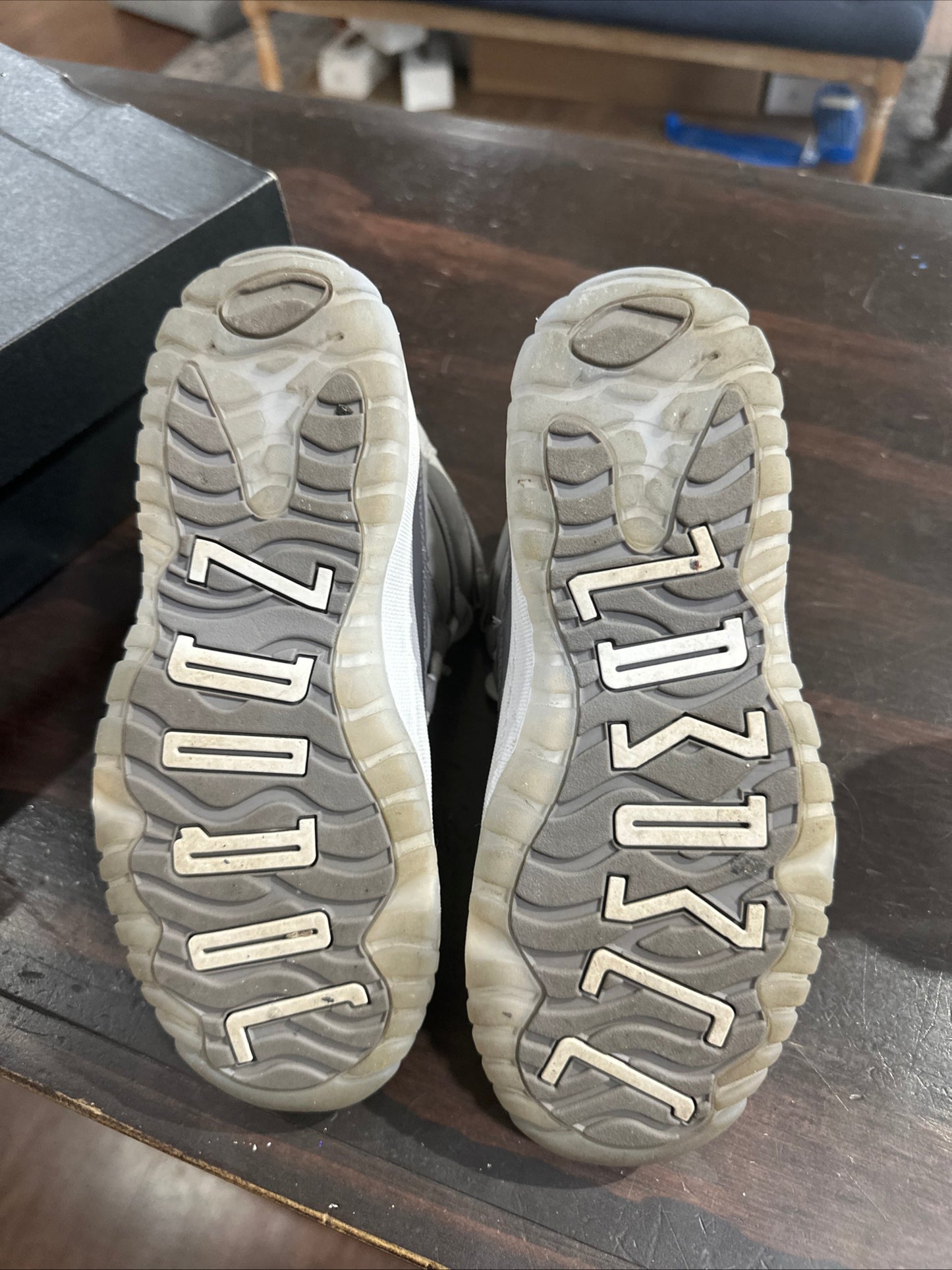 *USED* Jordan 11 Cool Grey (SIZE 1Y)