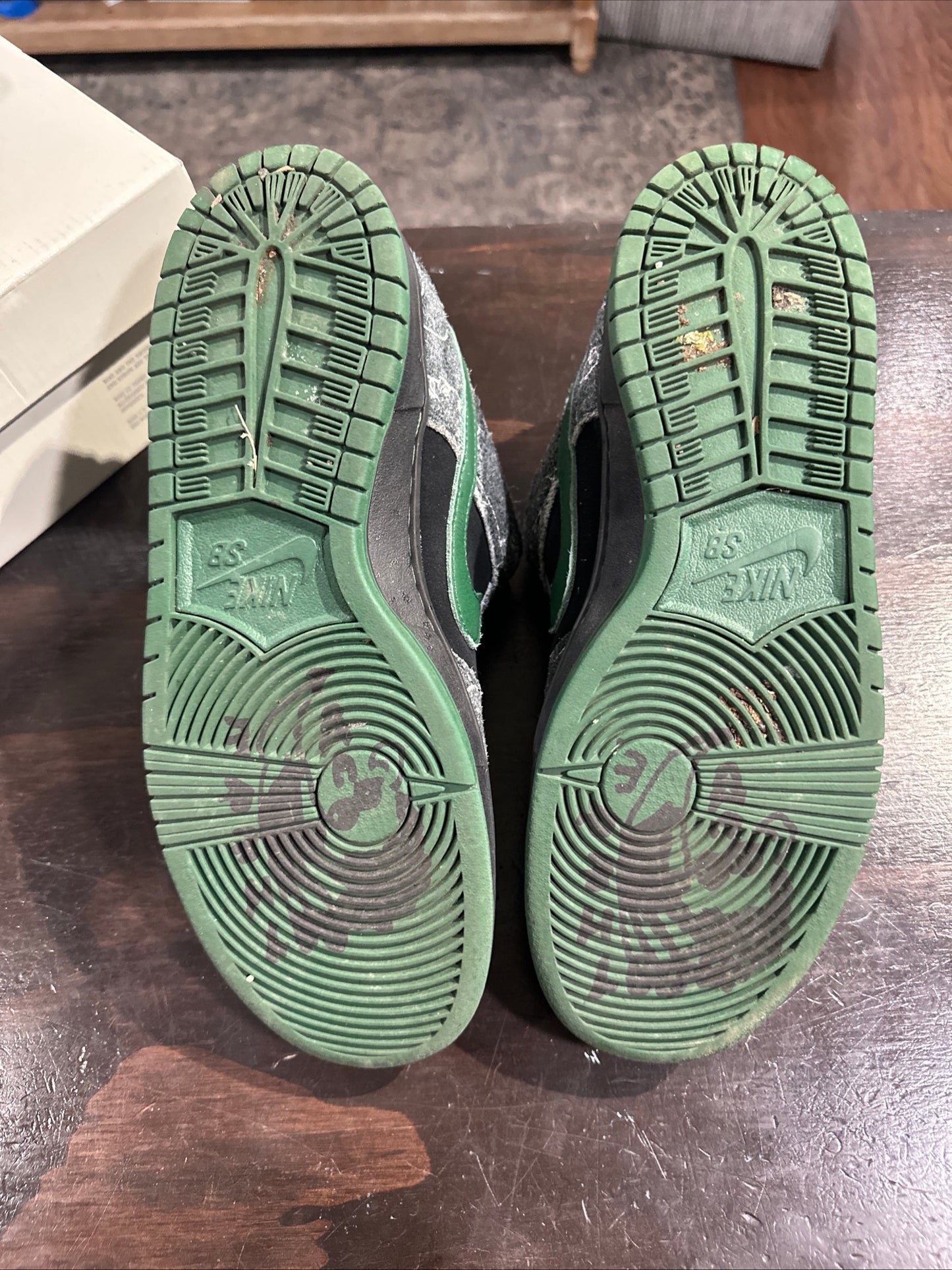 *USED* Nike SB Dunk Low There Skateboards (Size 8.5)