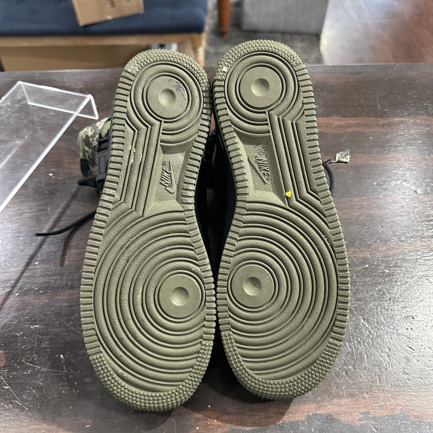 *USED* SF Air Force 1 Olive (size 8.5)