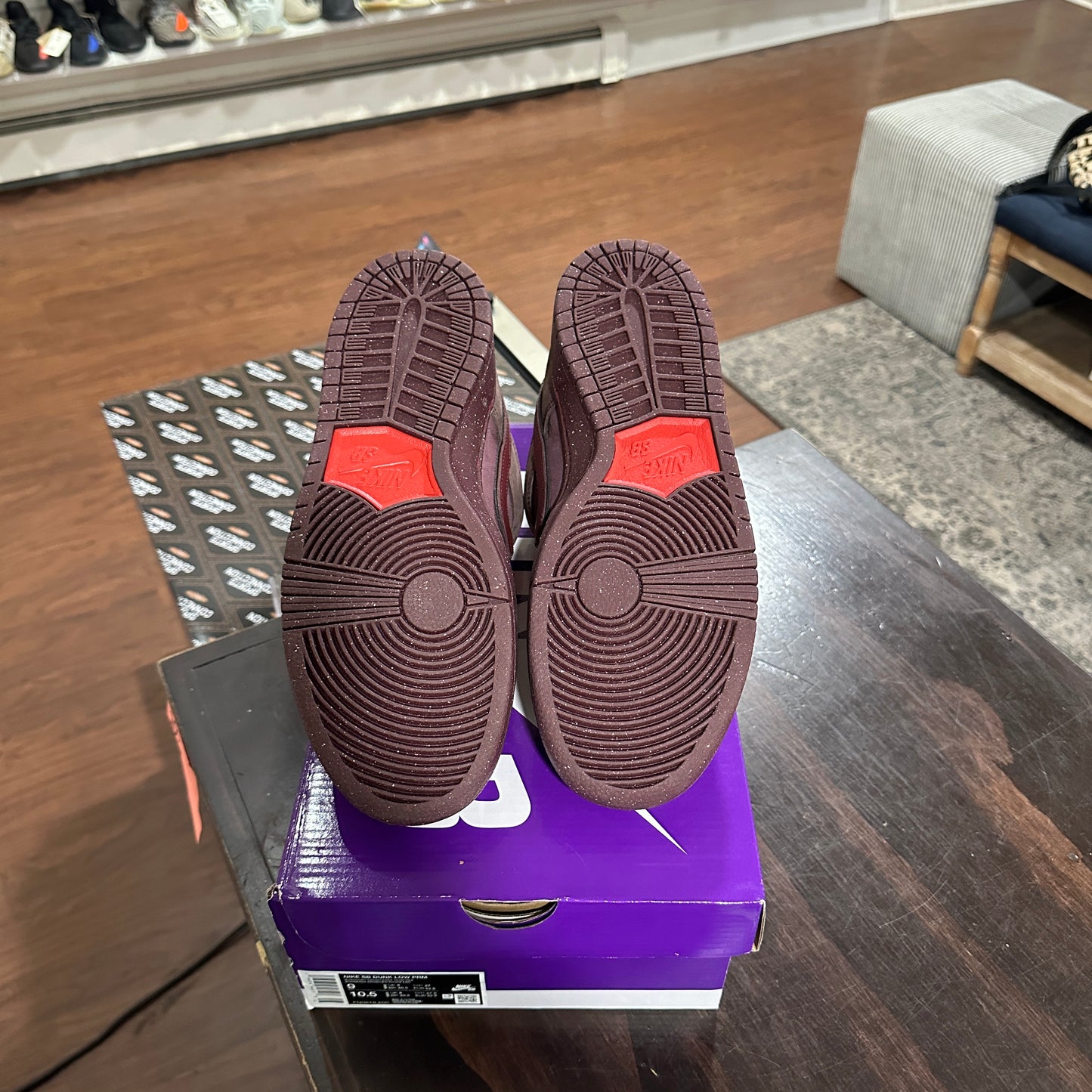 *USED* Nike Dunk Low SB City of Love Burgundy Crush (size 9)