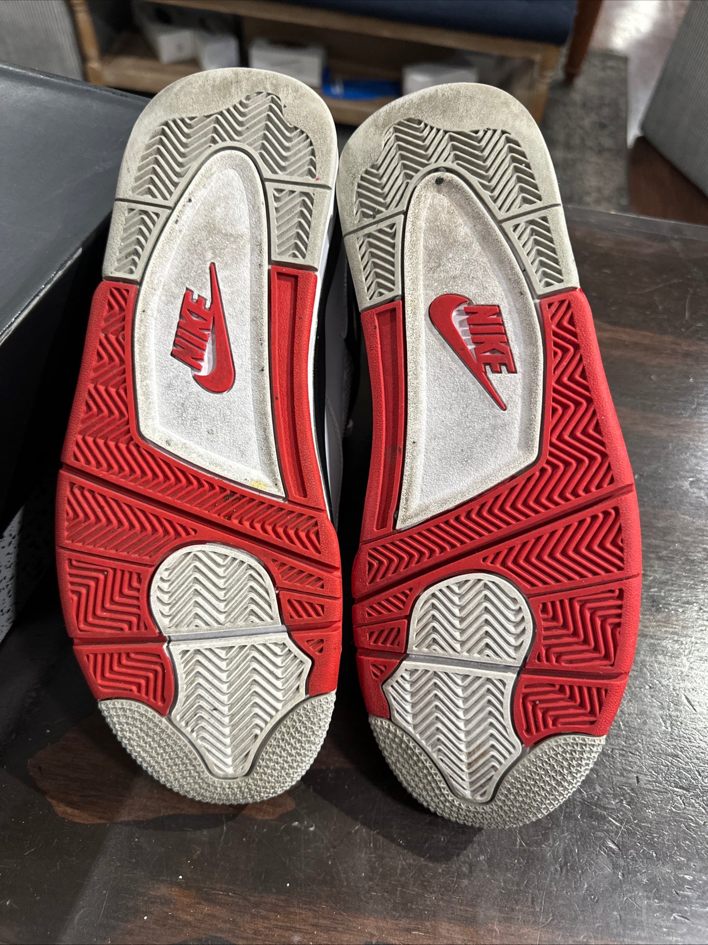 *USED* Jordan 4 Fire Red (size 10)