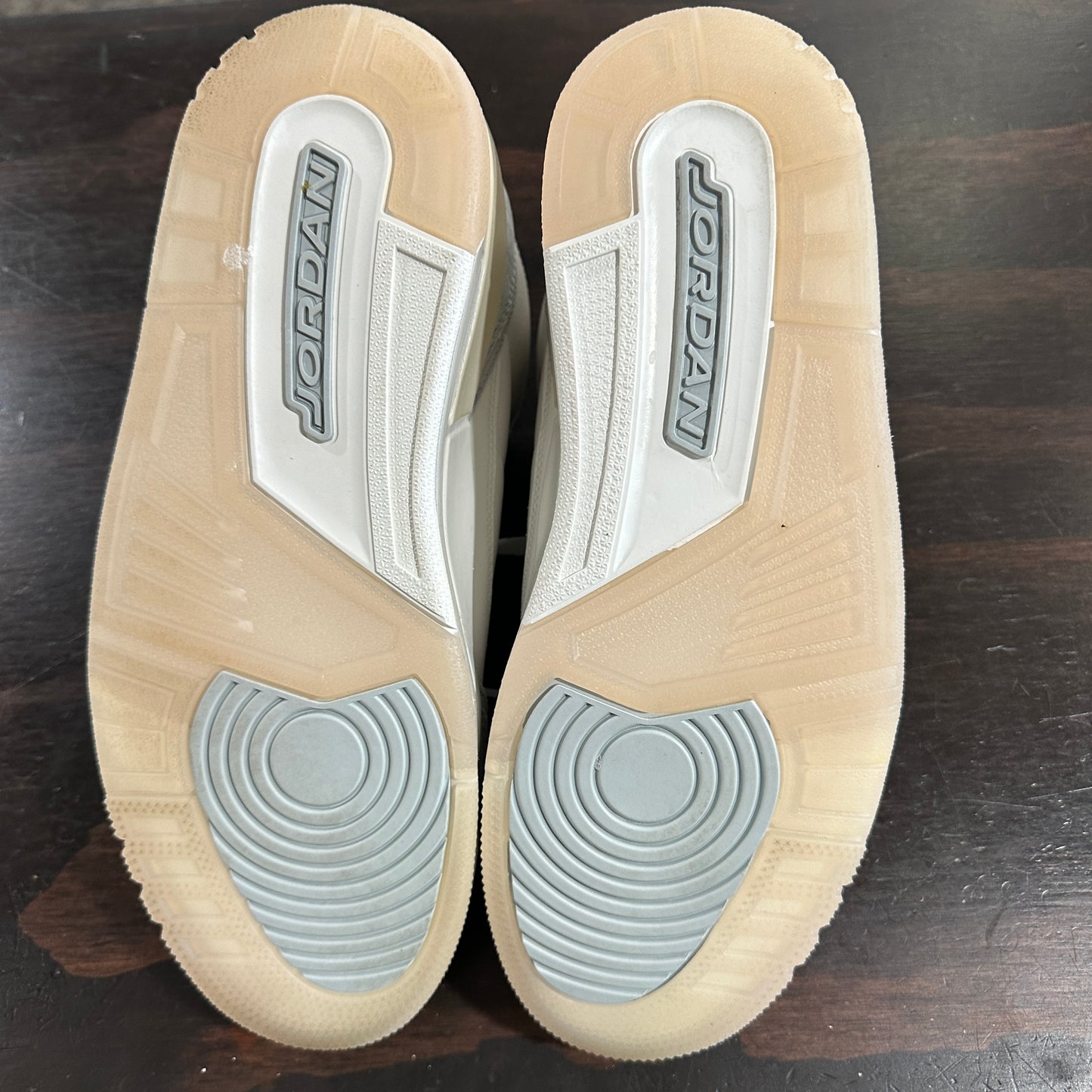 *USED* Jordan 3 Ivory (SIZE 9)