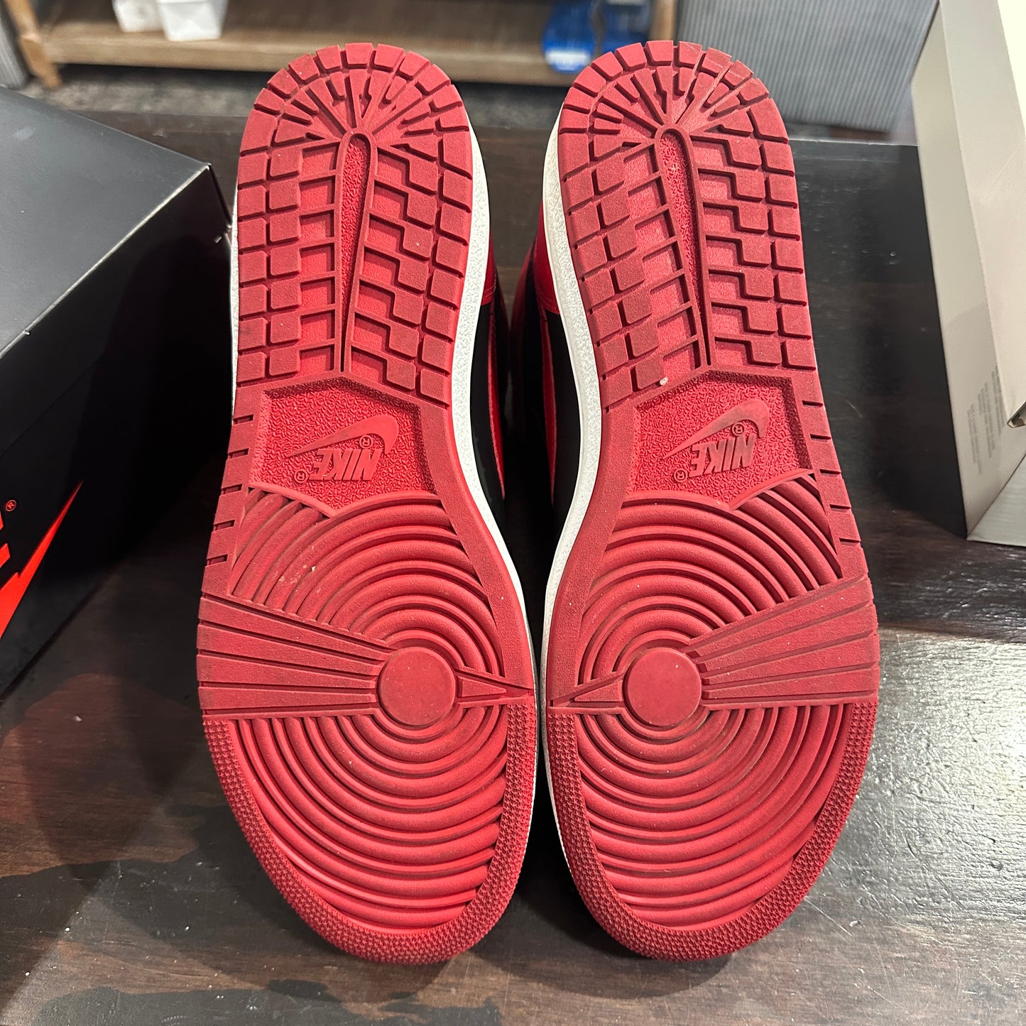 *USED* Jordan 1 Bred 2025 (Size 11)