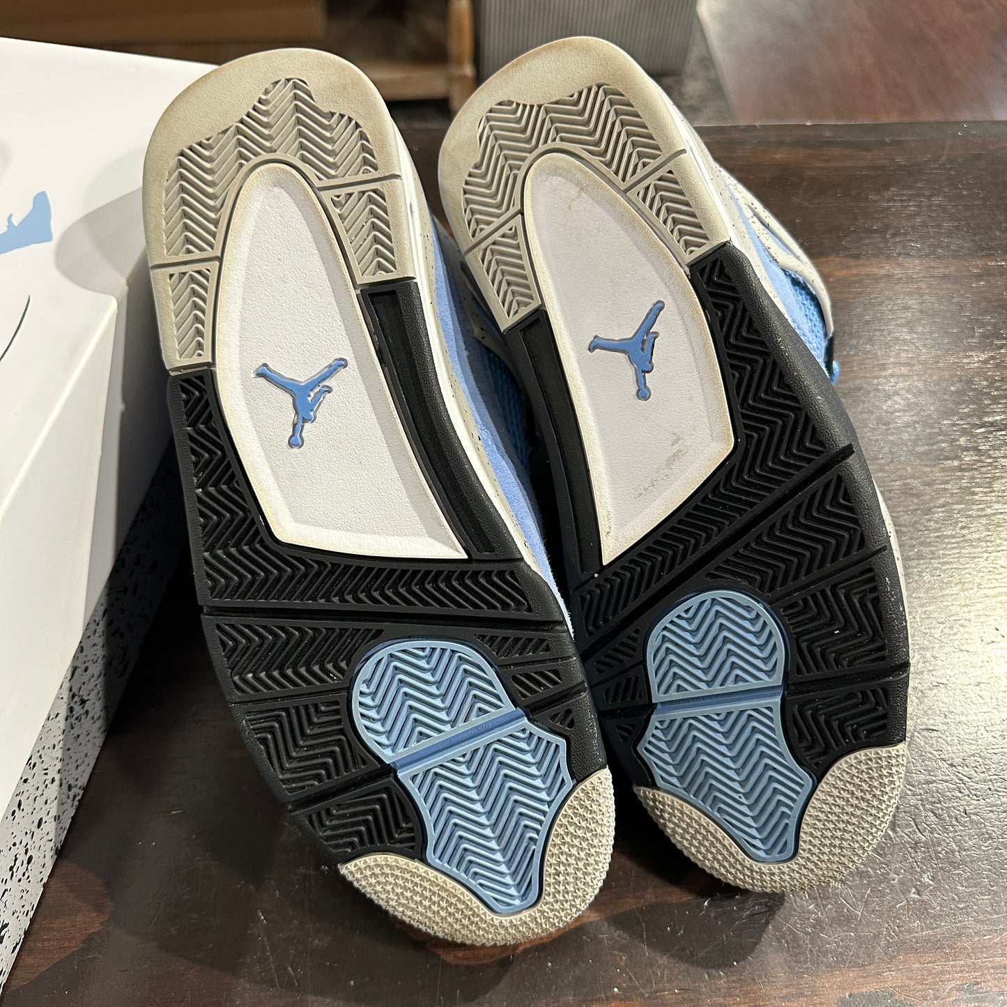 *USED* Jordan 4 University Blue (Size 11)