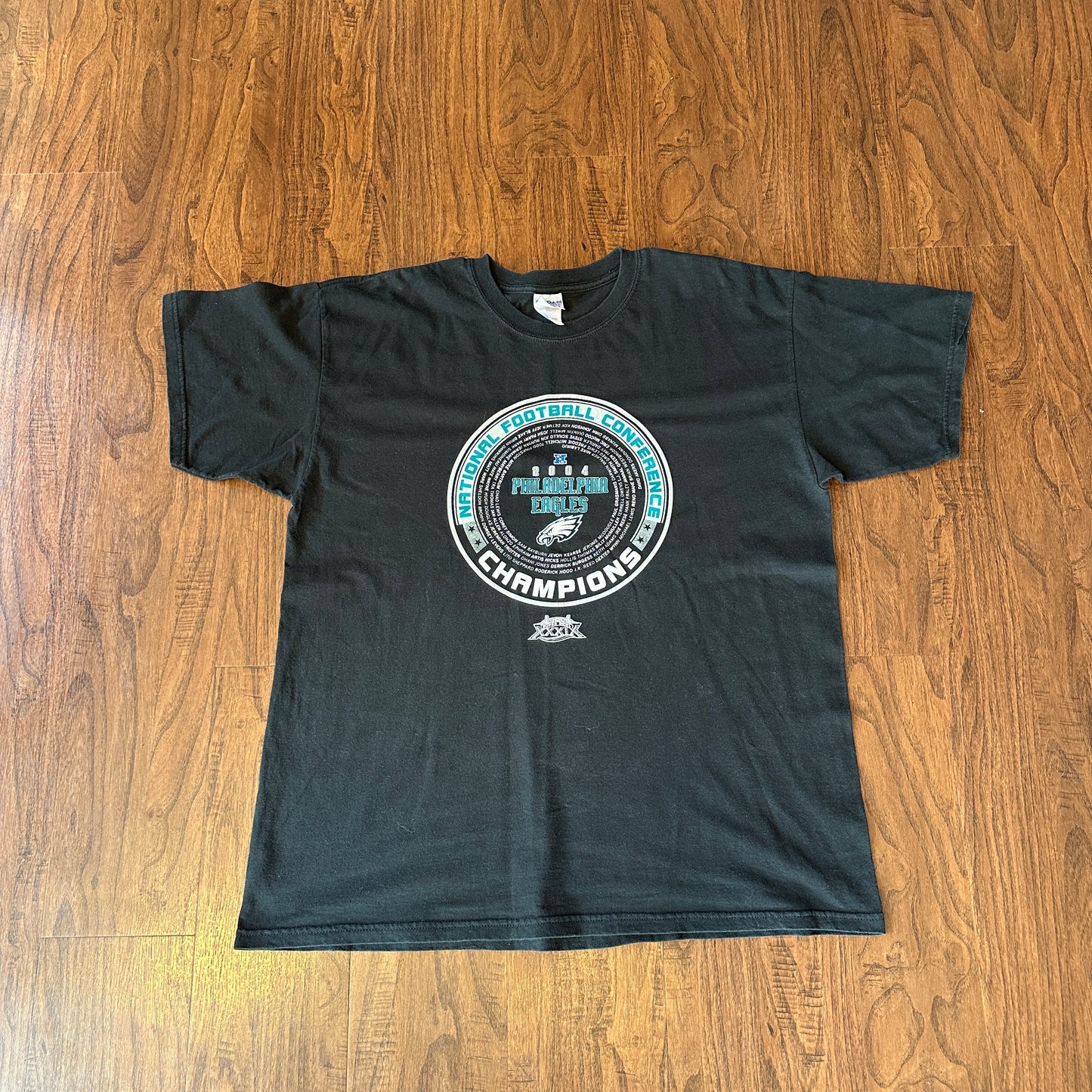 *VINTAGE* Philadelphia Eagles 2004 National Conference Championship Circle Logo Tee (FITS MEDIUM)