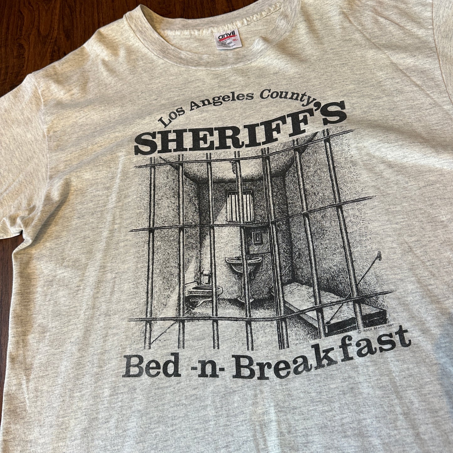 *VINTAGE* Sheriff’s Bed n’ Breakfast Oatmeal Tee (FITS XLARGE)
