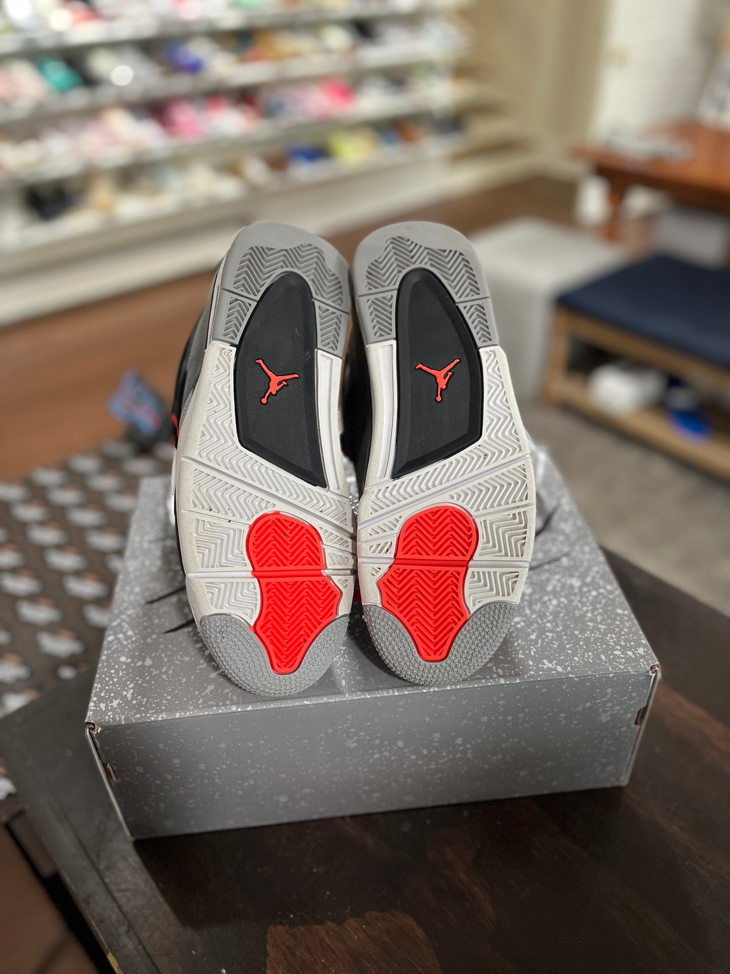 *USED* Air Jordan 4 Infrared (size 9)