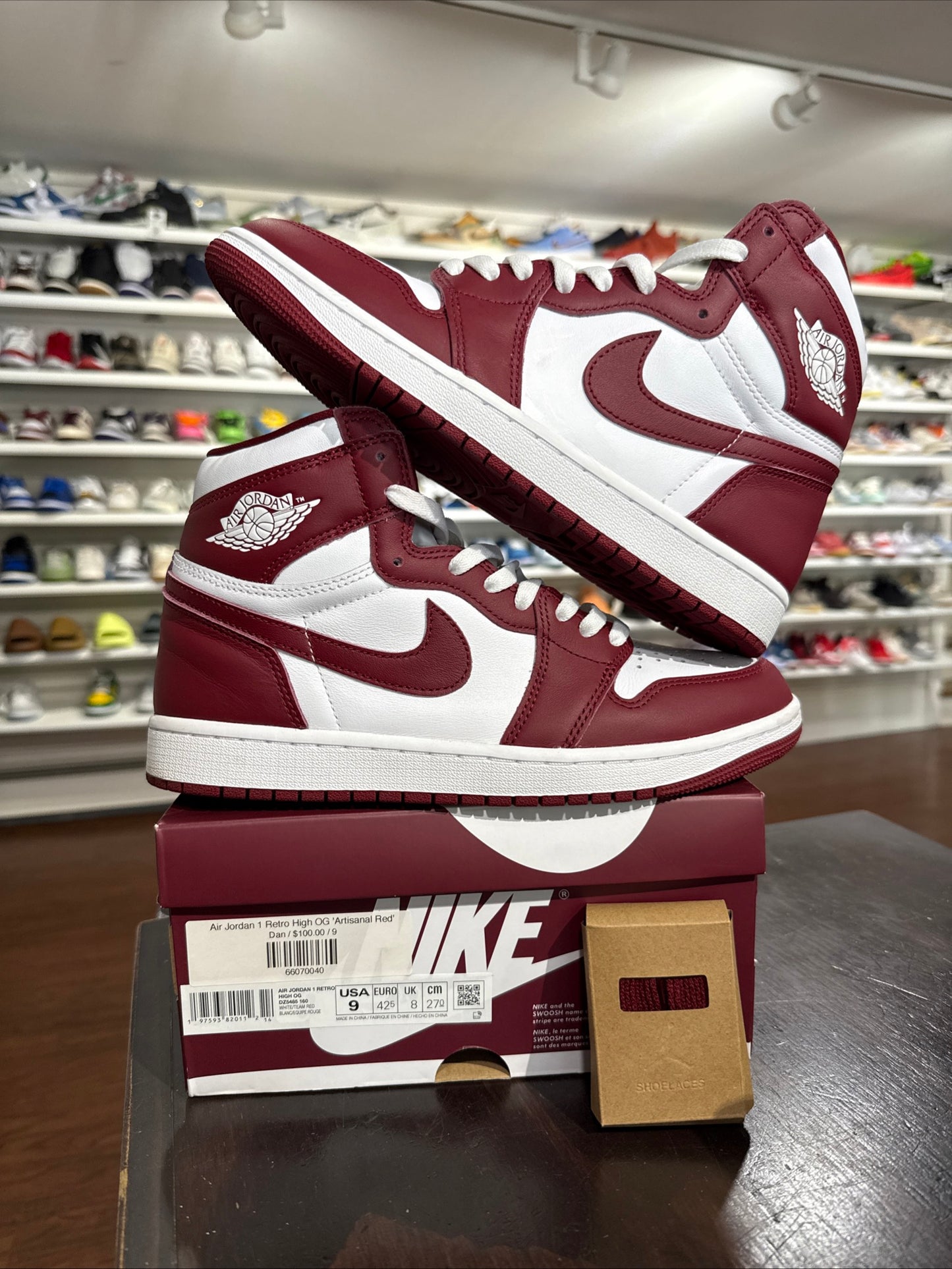 *USED* Jordan 1 Artisanal Red (Size 9)