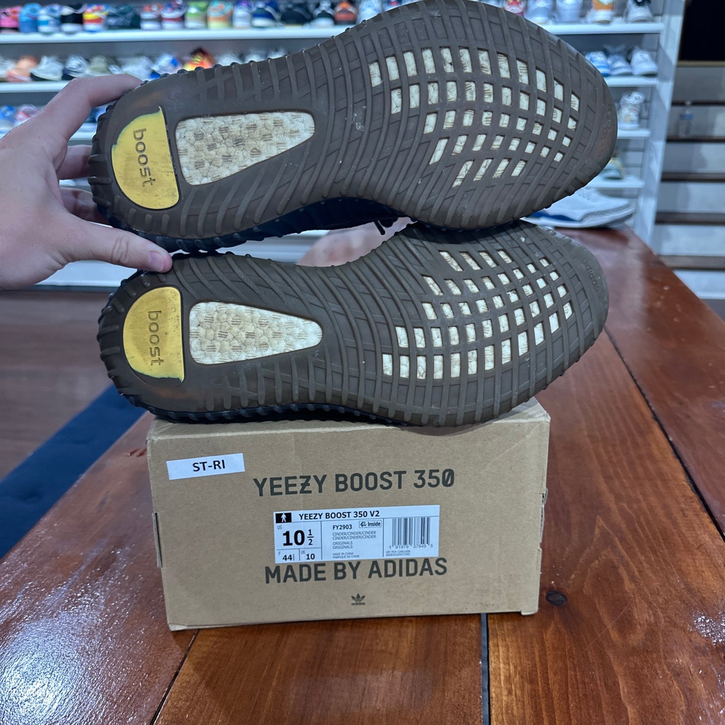 *USED* Yeezy 350 Cinder (SIZE 10.5)