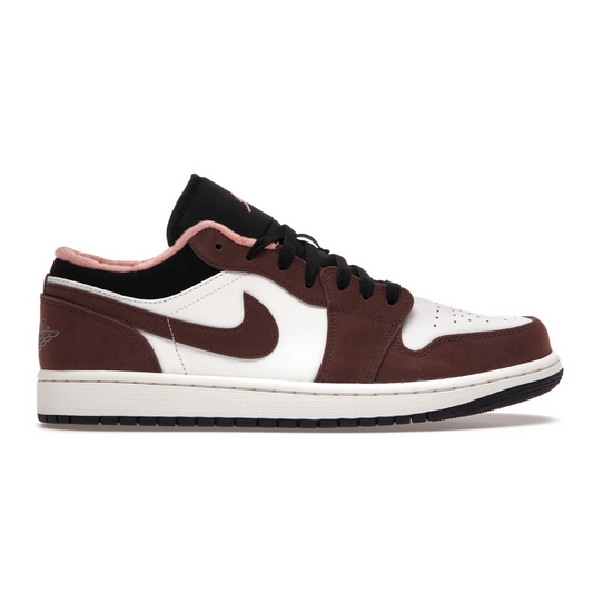 Experience the pinnacle of performance and style with the Nike Air Jordan 1 Low Mocha (Mens). This stylish and comfortable shoe offers an unmistakable look with maximum cushioning and premium materials that will have you stepping out with confidence. Discover the perfect blend of fashion and function with the Air Jordan 1 Low Mocha!