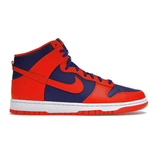 The Nike Dunk High Knicks (Mens) are an exciting statement piece to add to your wardrobe. They feature vibrant colors, a classic design, and superior cushioning for all-day comfort. Step out in style and enjoy the feeling of carrying a piece of New York City with you.