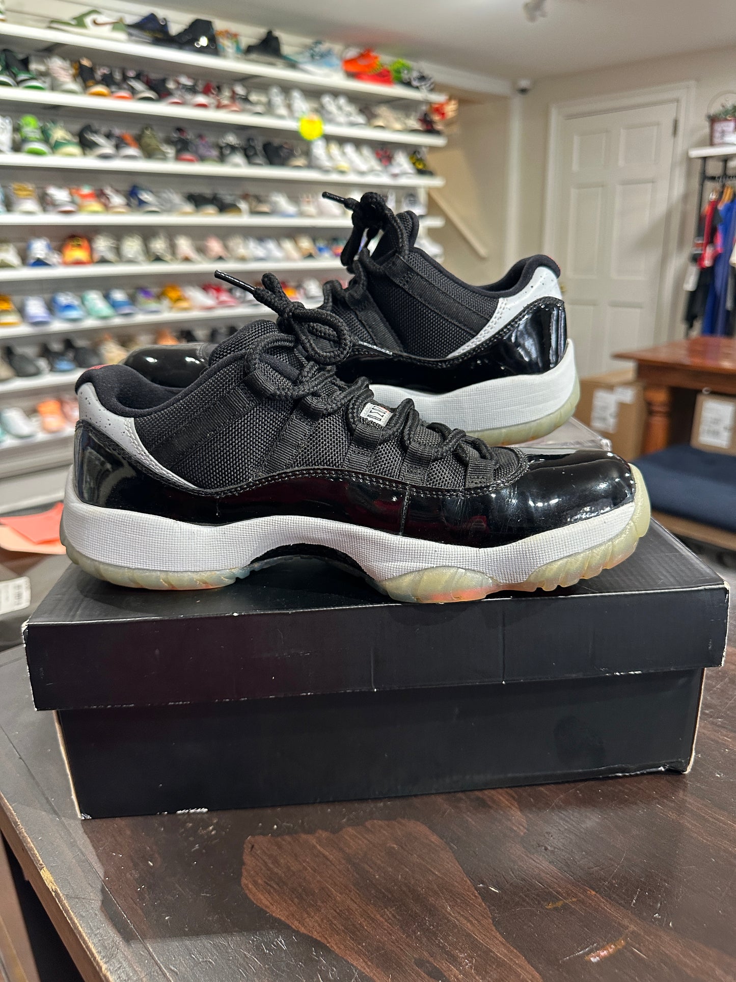 *USED* Air Jordan 11 Low Infrared (Size 8.5)