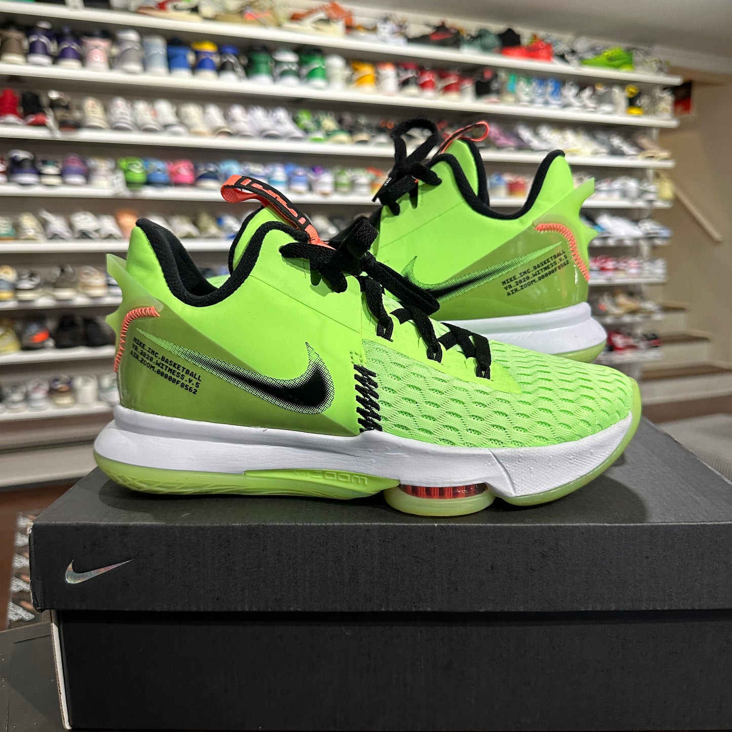 *USED* Nike LeBron Witness 5 Lime Glow (size 8.5)