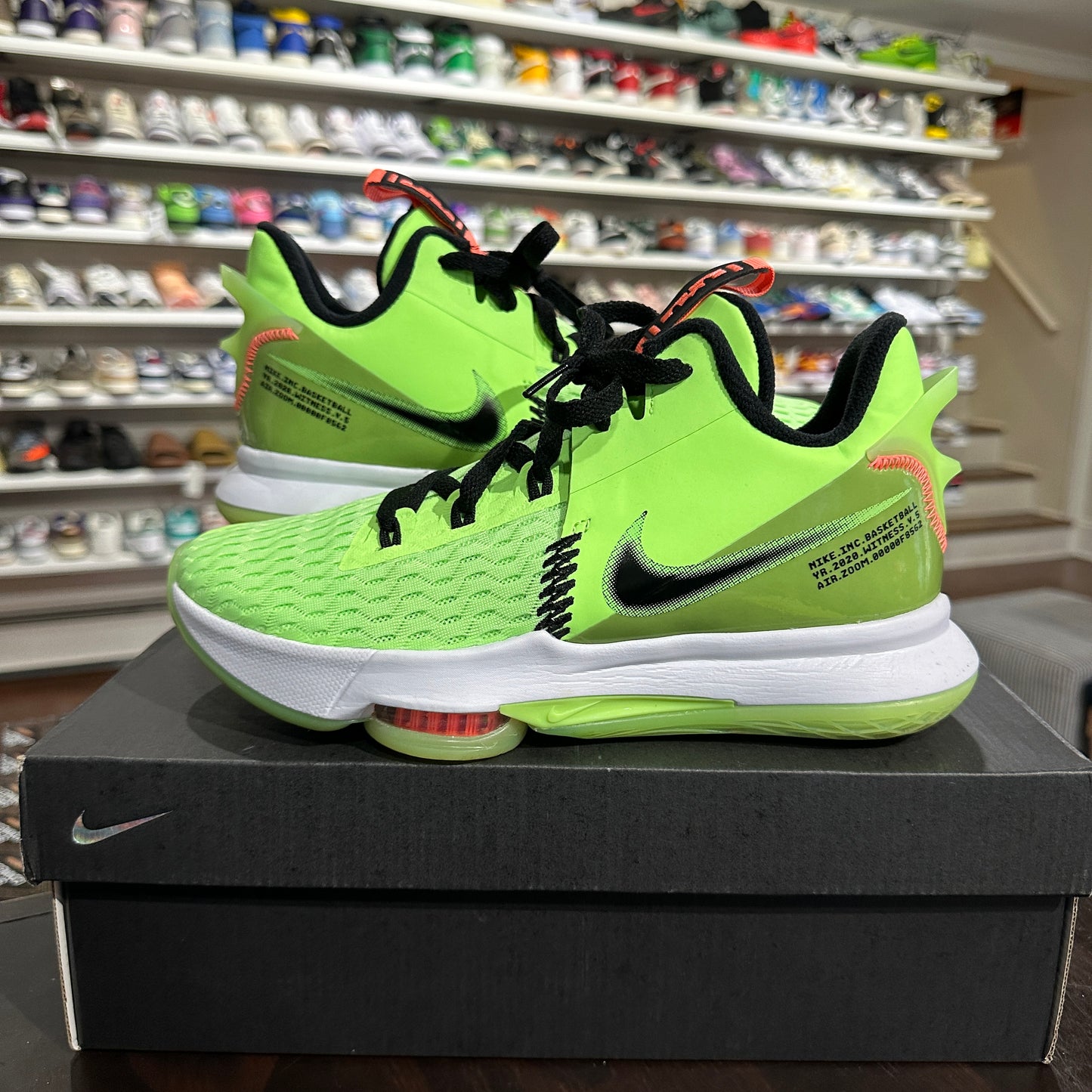 *USED* Nike LeBron Witness 5 Lime Glow (size 8.5)