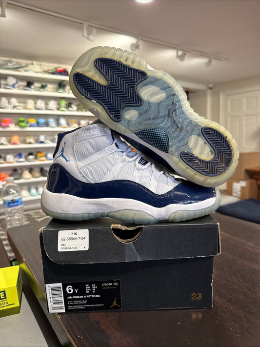 *USED* Jordan 11 UNC Win Like 82 (Size 6)