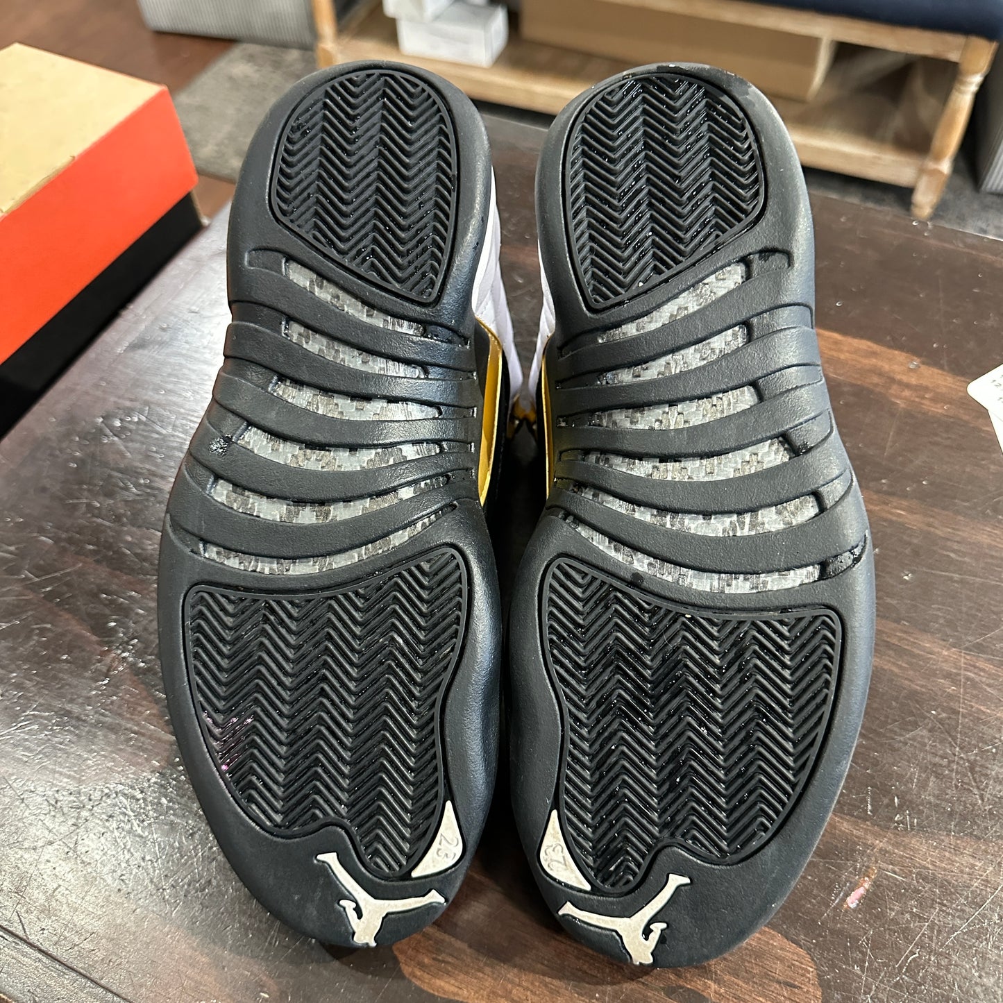 *USED* Air Jordan 12 Royalty Taxi (size 9)