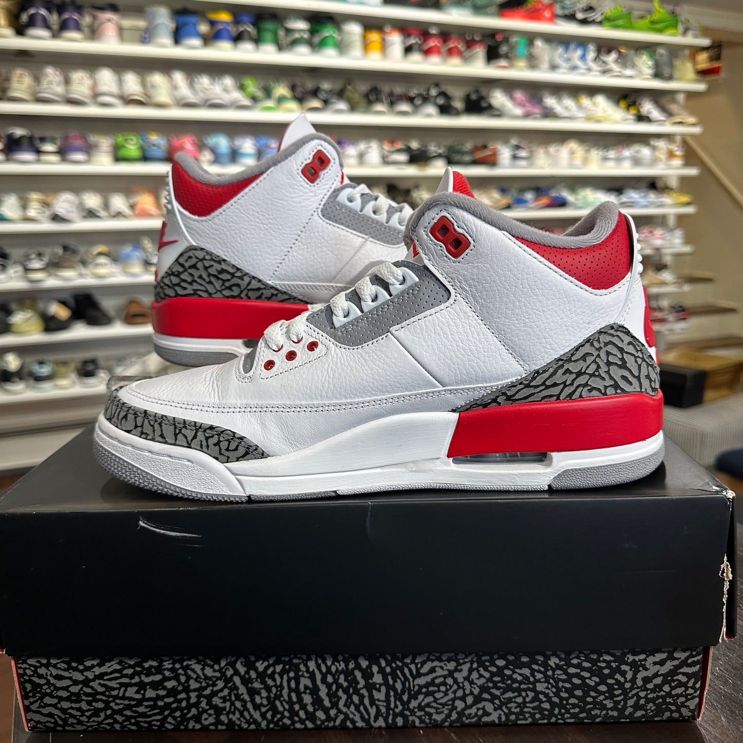 *USED* Air Jordan 3 Fire Red (size 9)