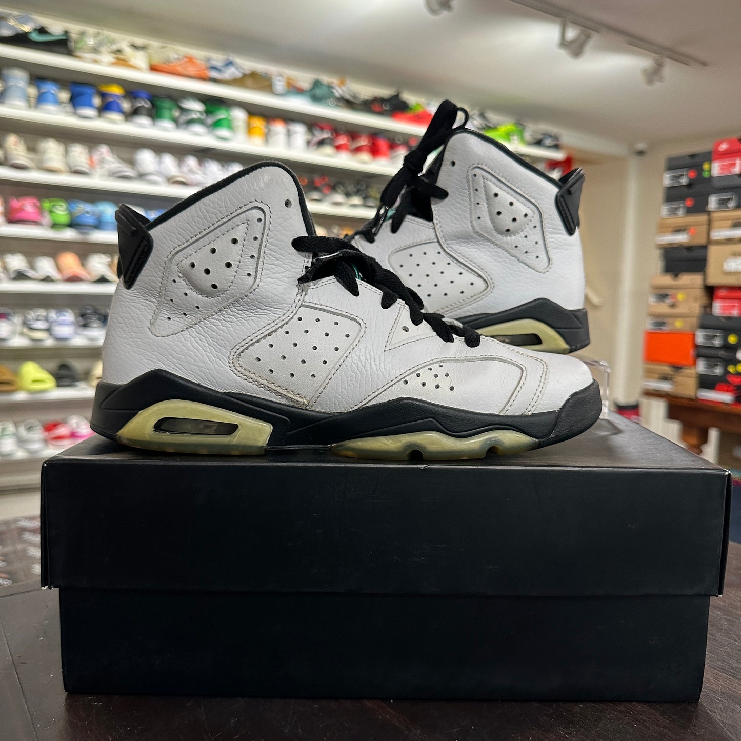 *USED* Air Jordan 6 White Jade Black (Size 5Y)