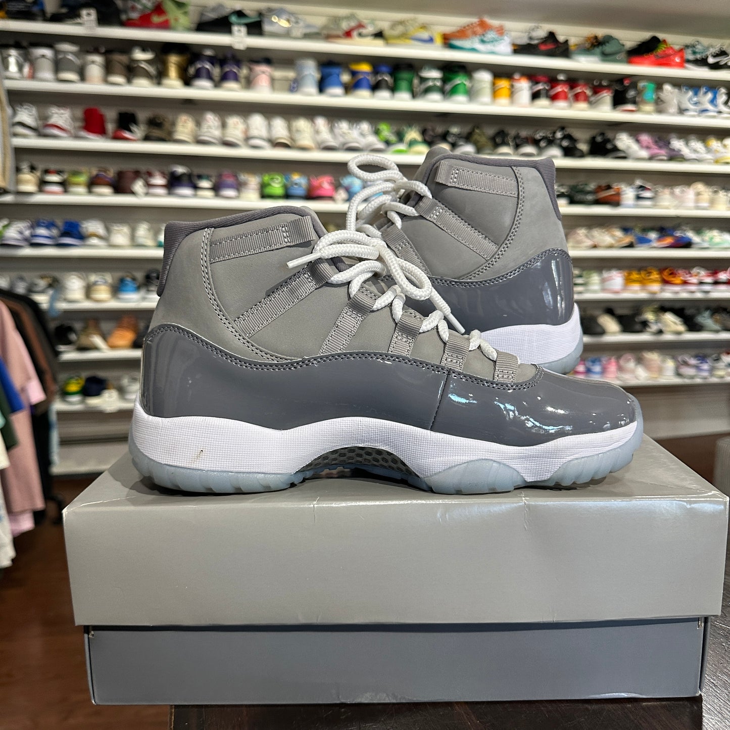 *USED* Jordan 11 Cool Grey (size 9)