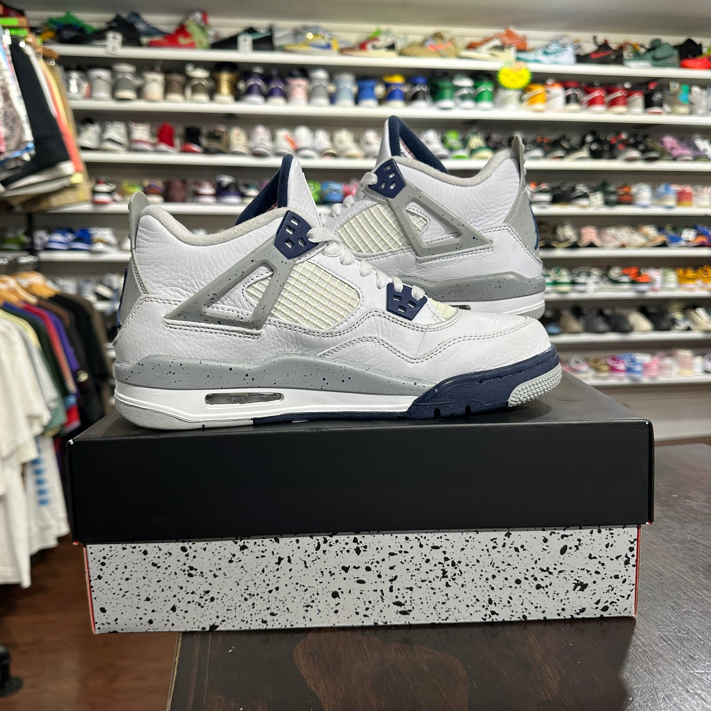 *USED* Air Jordan 4 Midnight Navy (size 7)