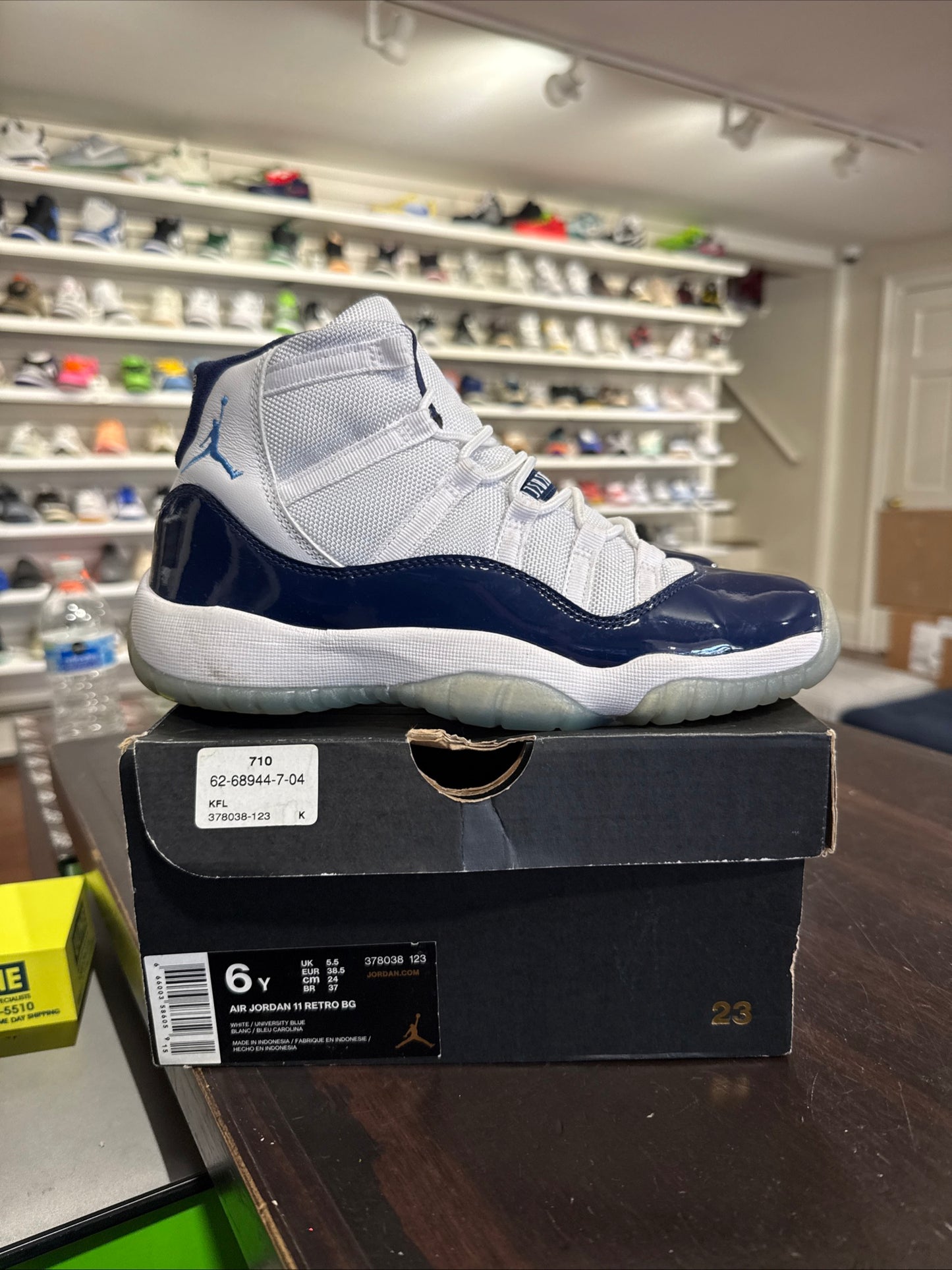 *USED* Jordan 11 UNC Win Like 82 (Size 6)