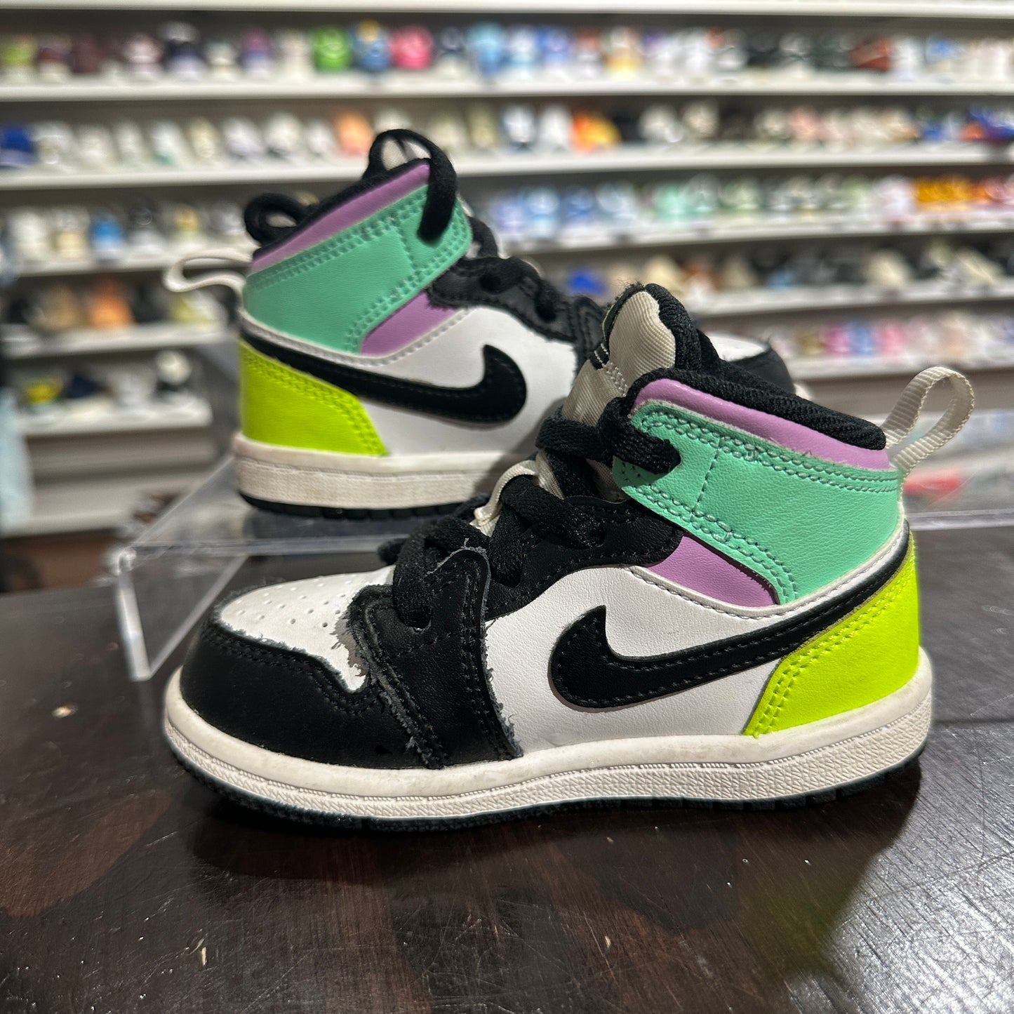 *USED* Jordan 1 Mid Pastel Black Toe (Size 7C)