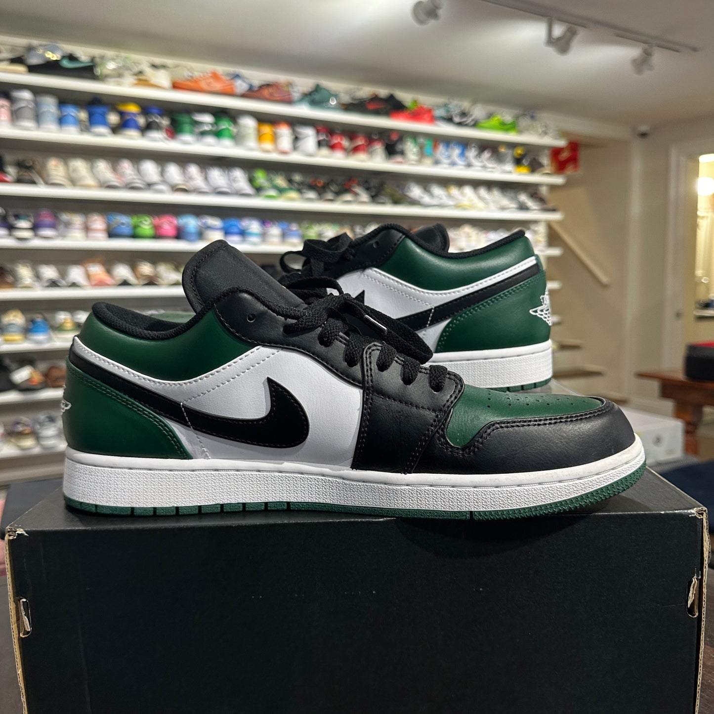 *USED* Air Jordan 1 Low Green Toe (SIZE 11.5)