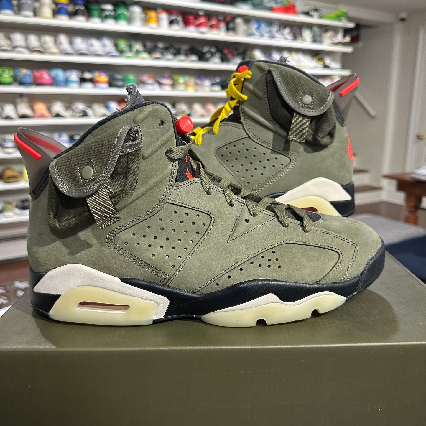 *USED* Jordan 6 Olive Travis Scott (Size 9.5)