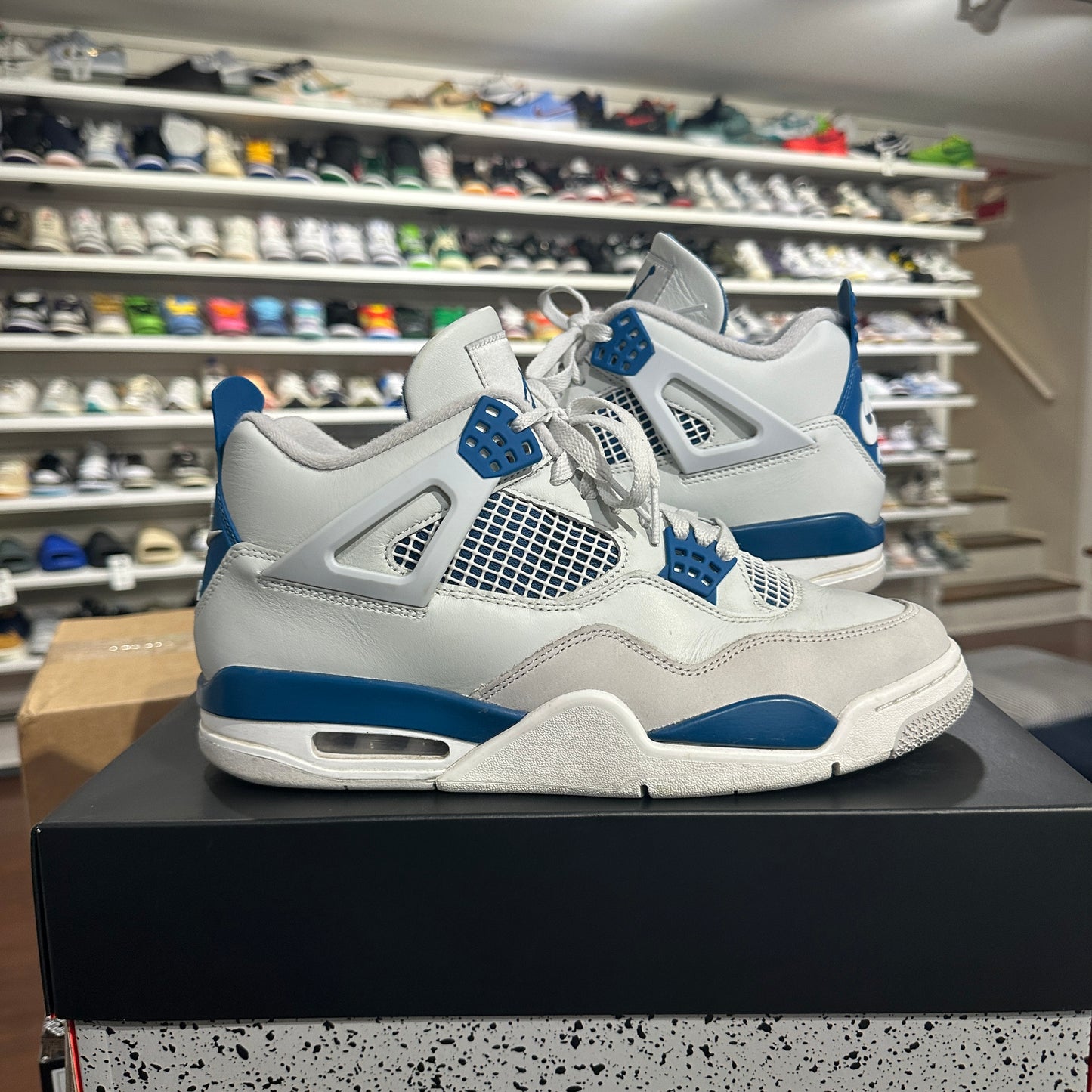 *USED* Jordan 4 Military Blue ( Size 10 )