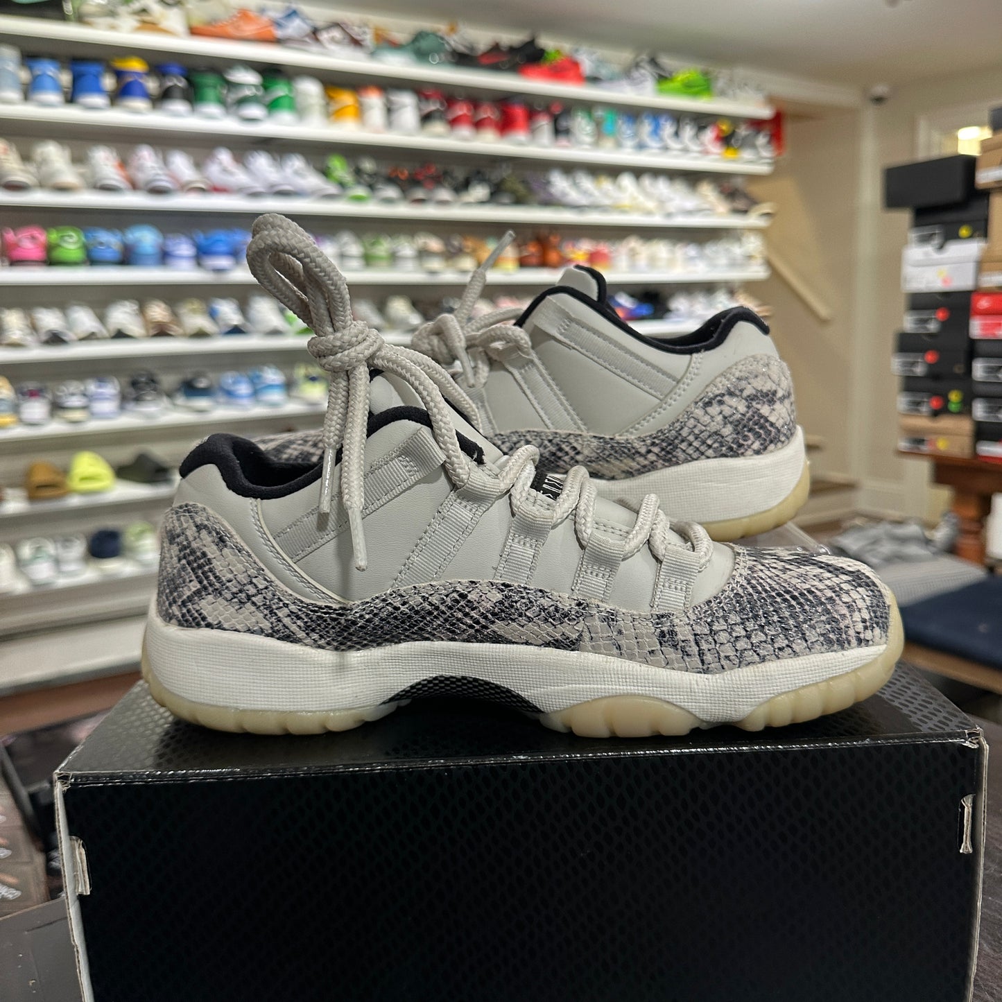 *USED* Air Jordan 11 Snake Light Bone (Size 6Y)