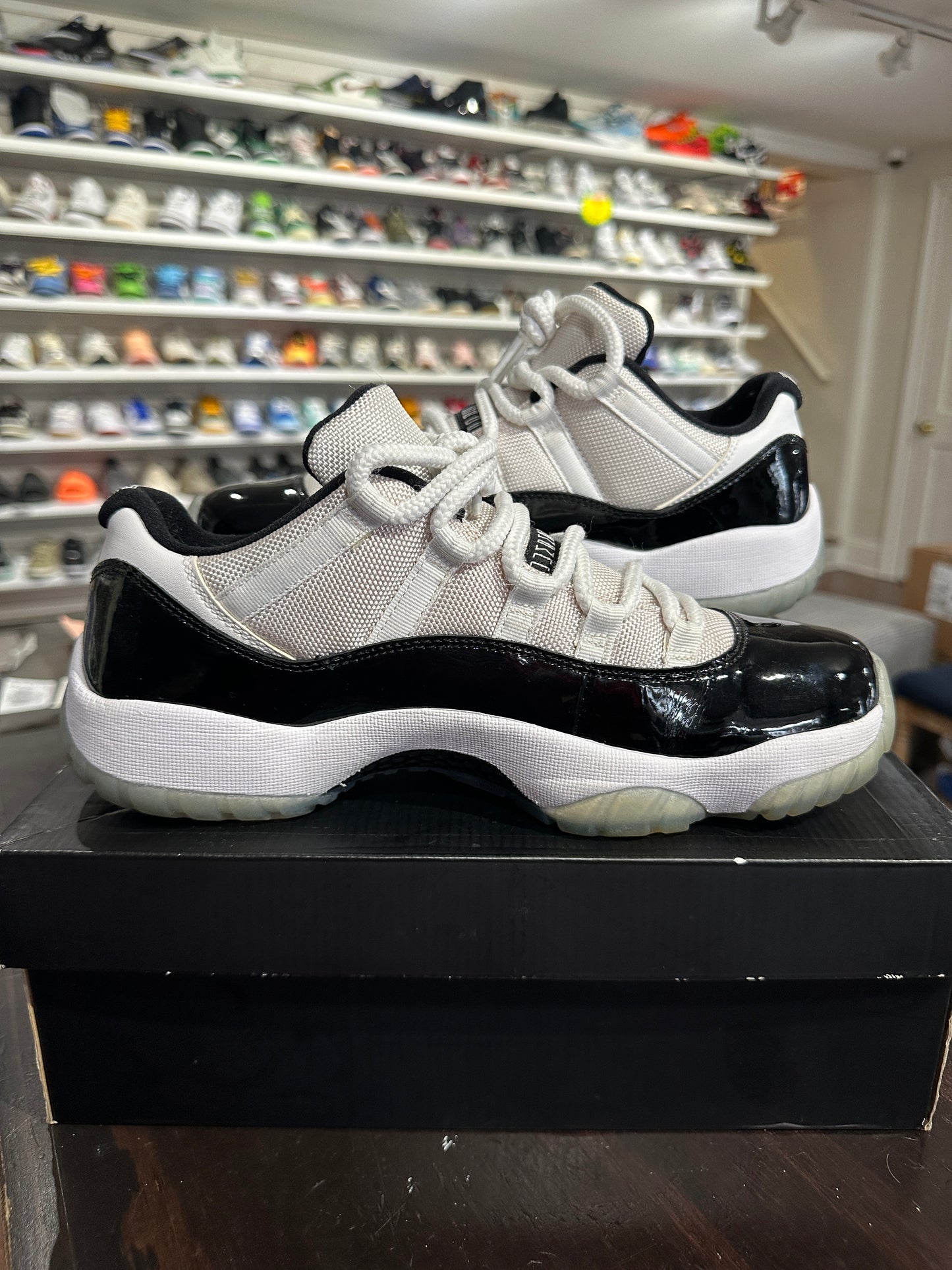 *USED* Air Jordan 11 Low Concords (Size 8.5)