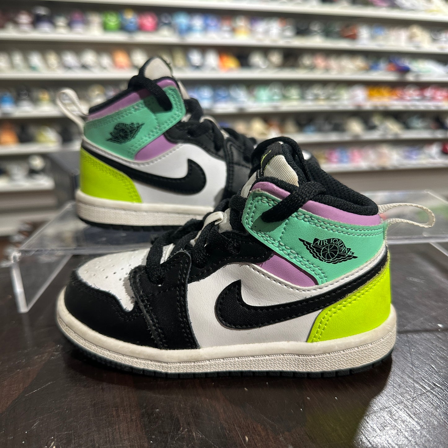 *USED* Jordan 1 Mid Pastel Black Toe (Size 7C)