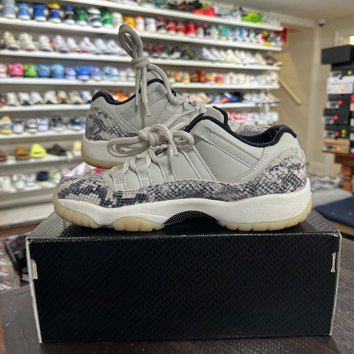 *USED* Air Jordan 11 Snake Light Bone (Size 6Y)