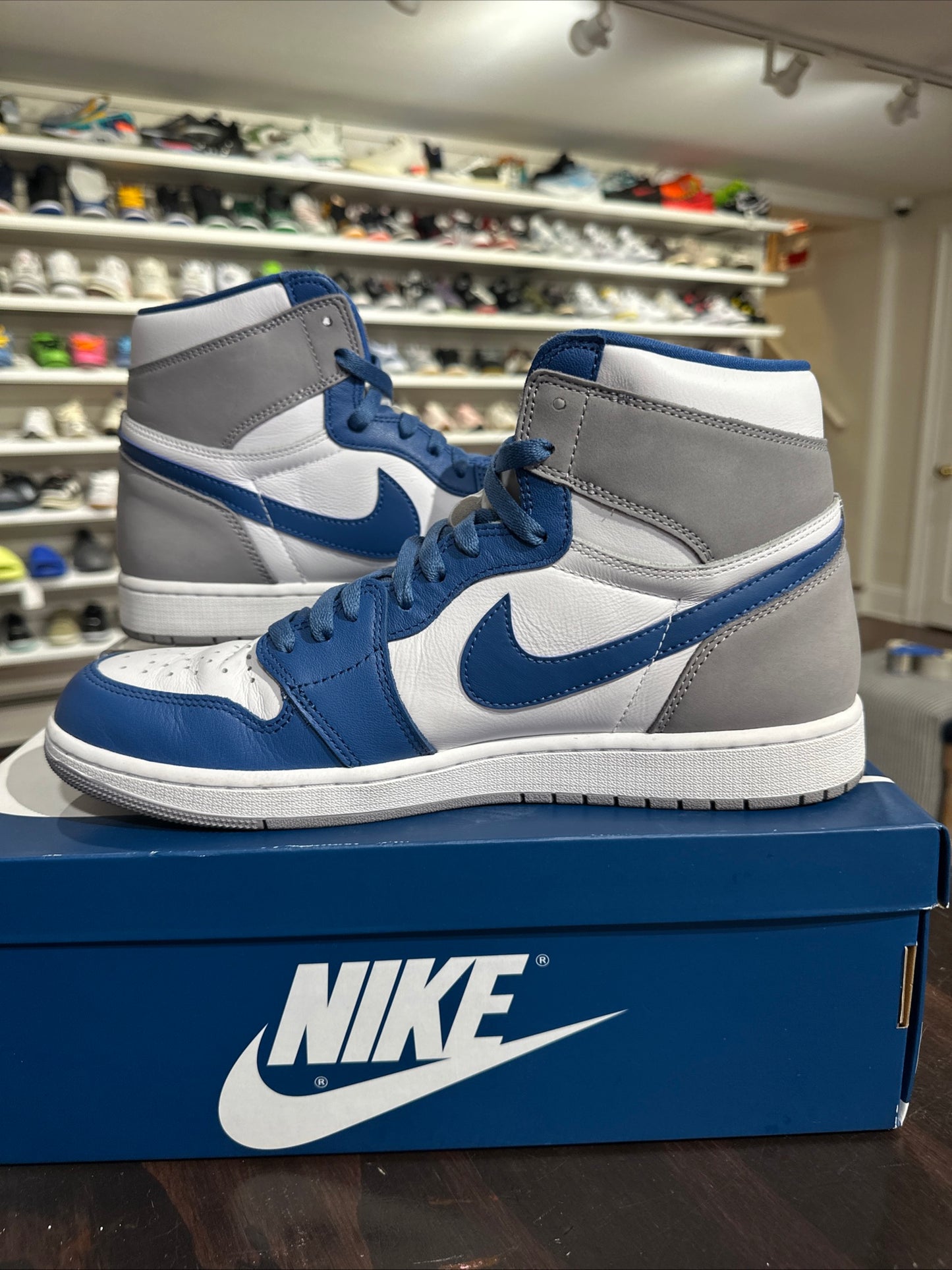 *USED* Jordan 1 High True Blue ( Size 12 )