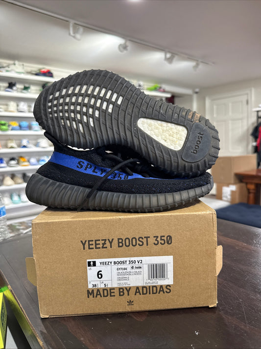*USED* Yeezy 350 Dazzling Blue (Size 6y)