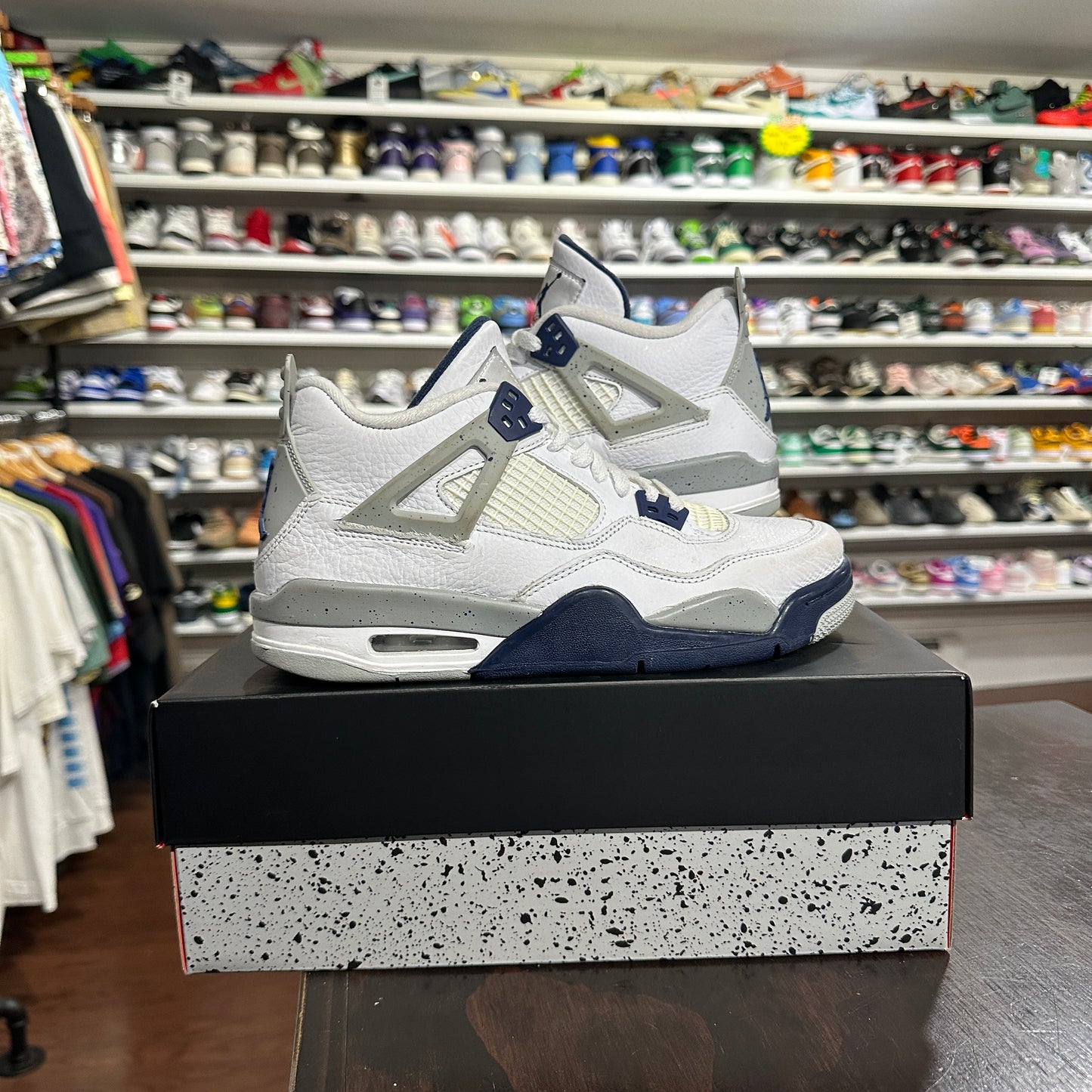 *USED* Air Jordan 4 Midnight Navy (size 7)