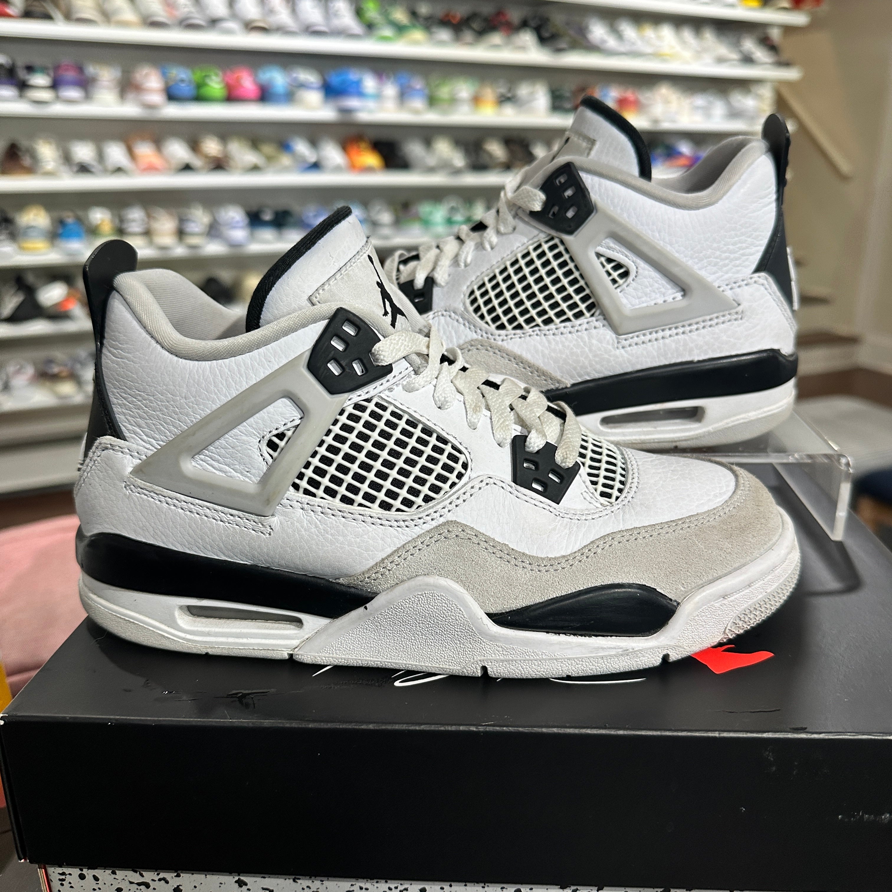 Jordan 4 outlet White Cement Size 5Y/6.5W