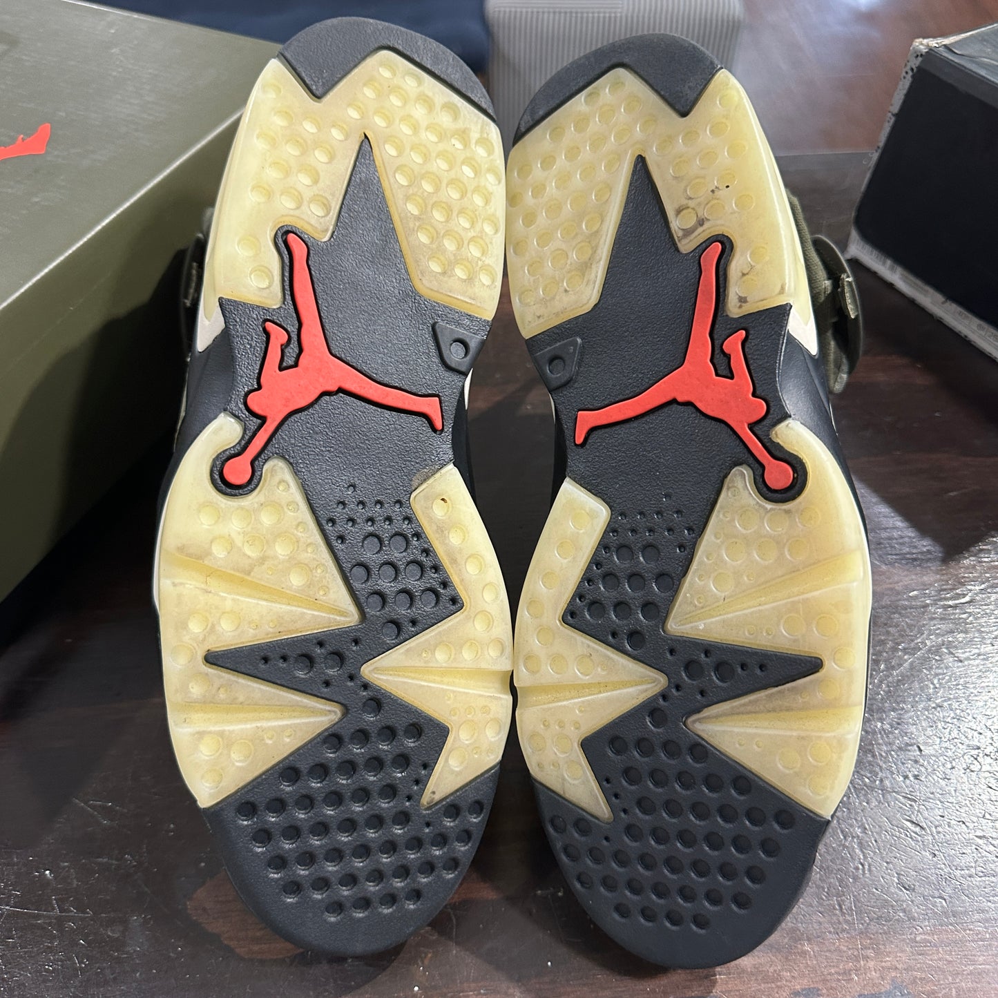 *USED* Jordan 6 Olive Travis Scott (Size 9.5)