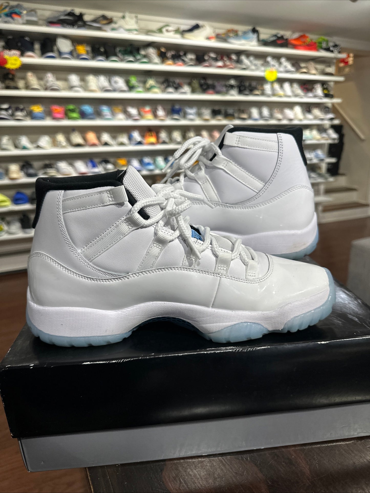 *USED* Jordan 11 Columbia (Size 10)