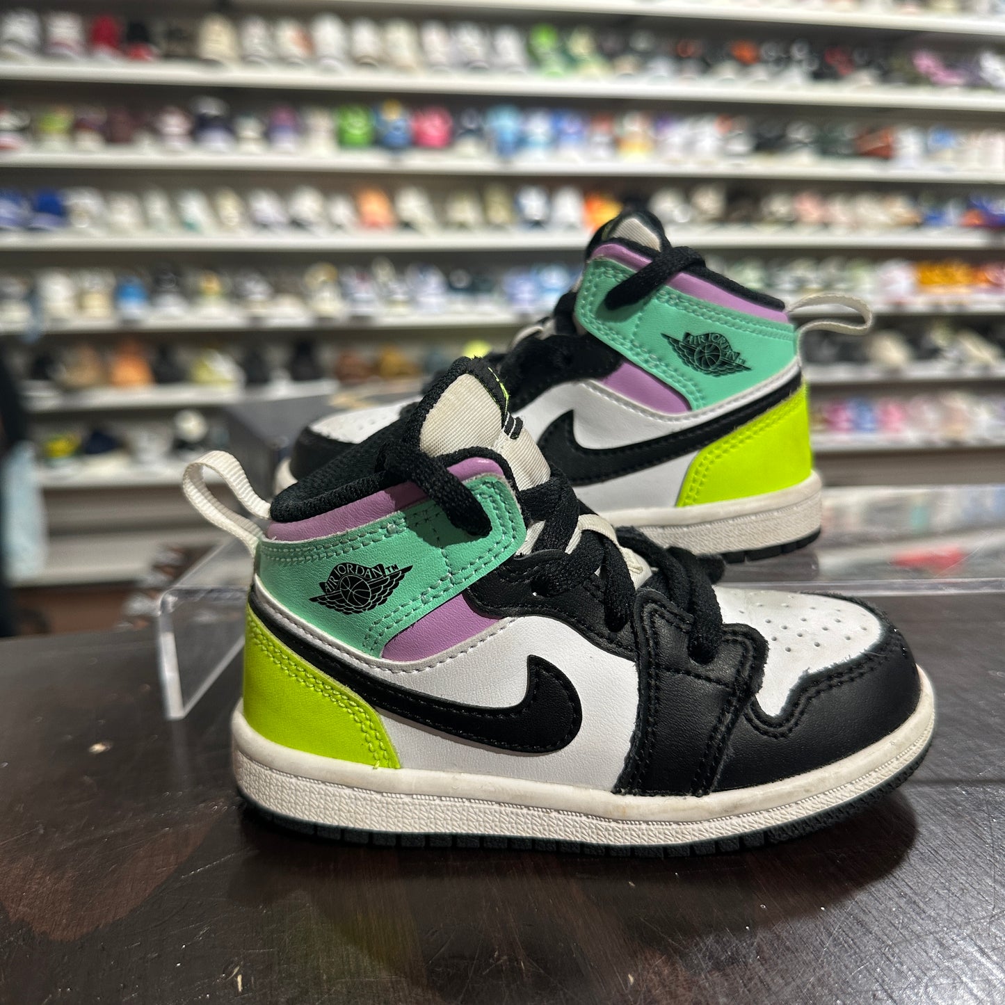 *USED* Jordan 1 Mid Pastel Black Toe (Size 7C)