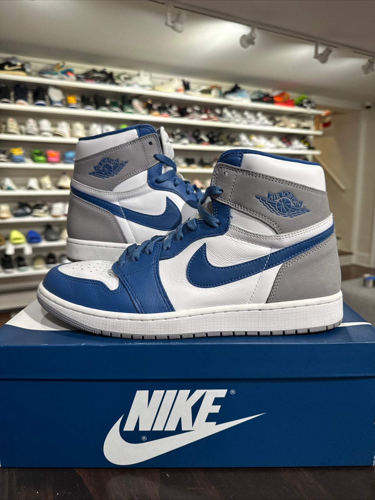 *USED* Jordan 1 High True Blue ( Size 12 )