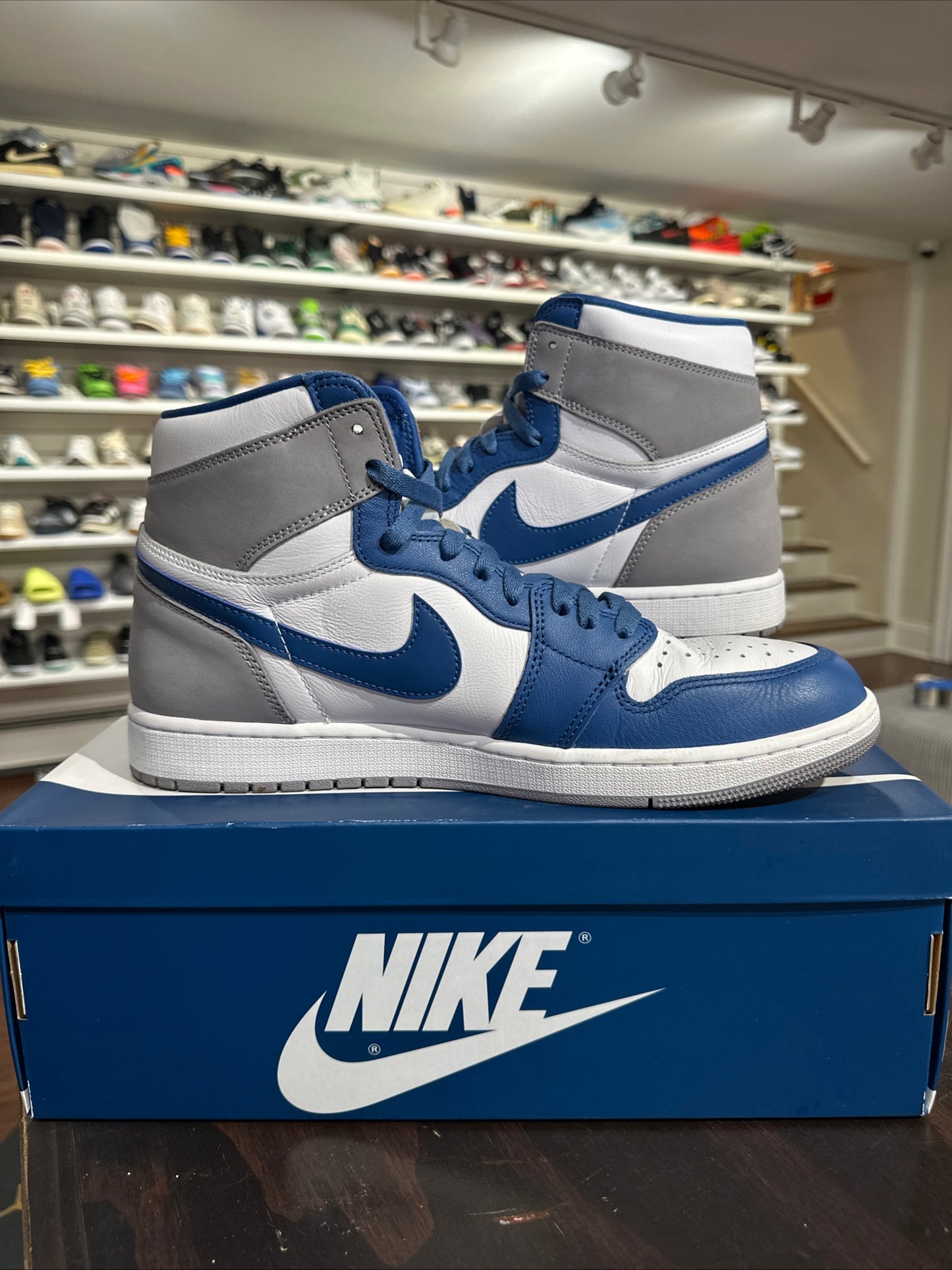 *USED* Jordan 1 High True Blue ( Size 12 )
