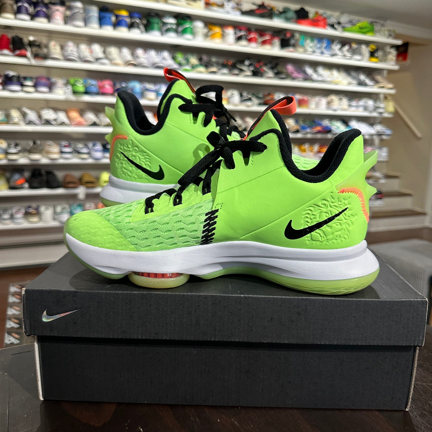 *USED* Nike LeBron Witness 5 Lime Glow (size 8.5)