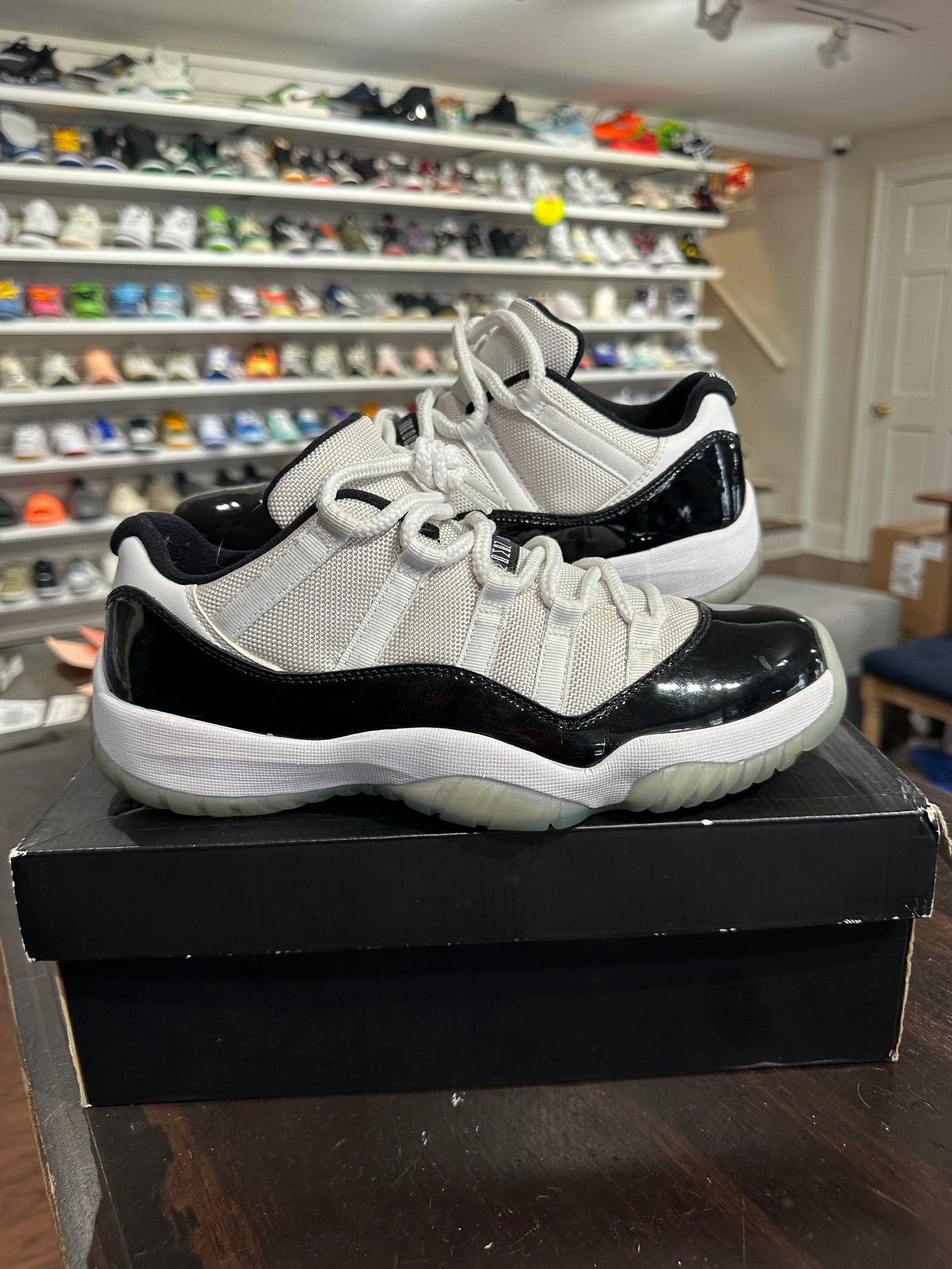 *USED* Air Jordan 11 Low Concords (Size 8.5)