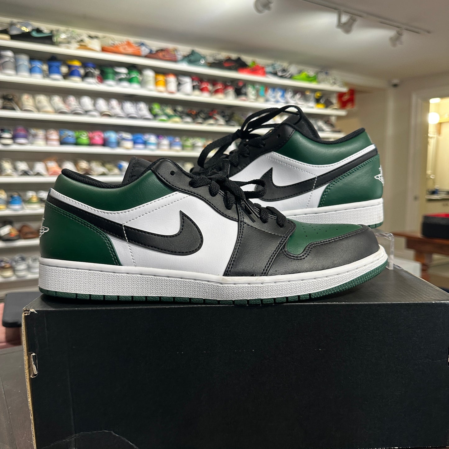 *USED* Air Jordan 1 Low Green Toe (SIZE 11.5)